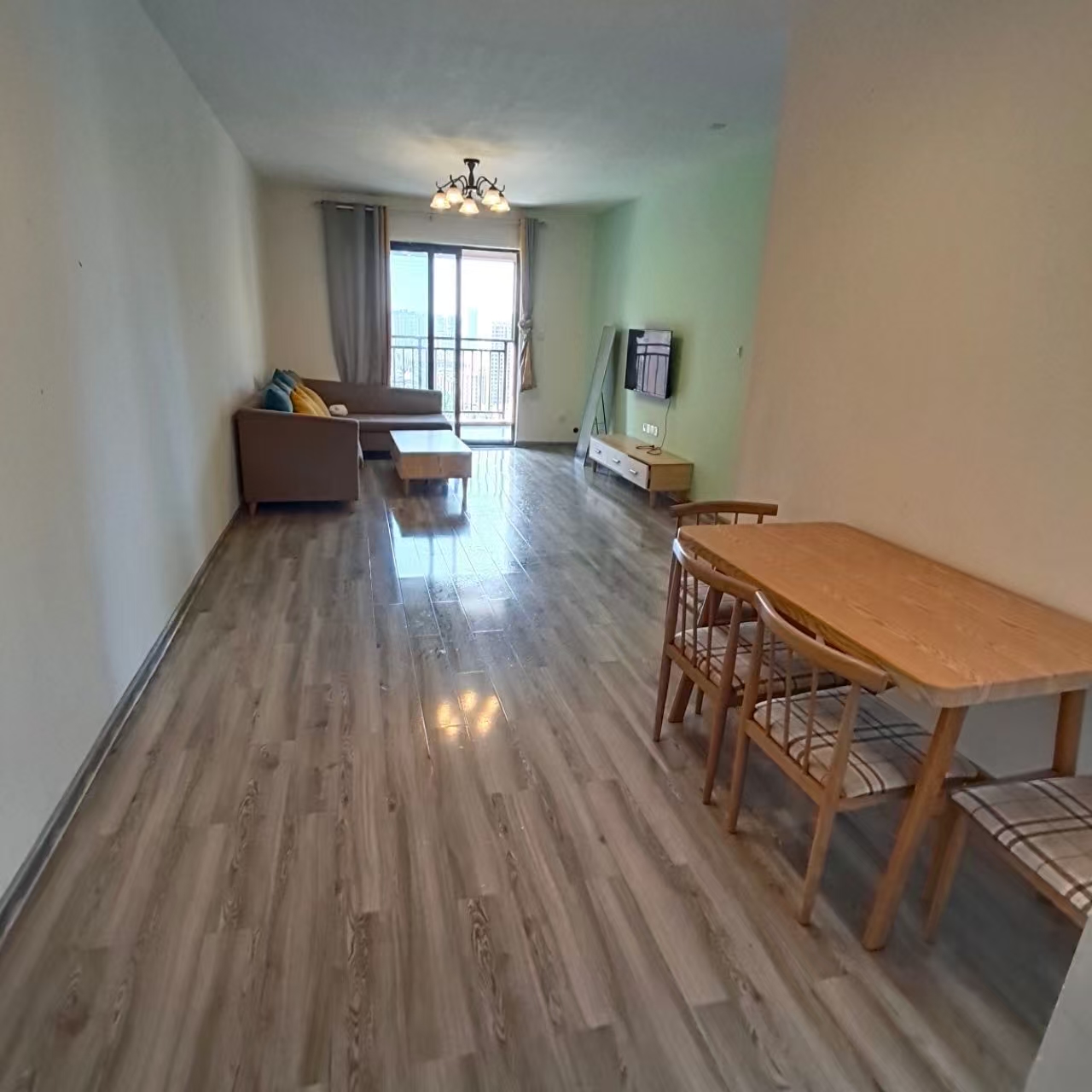 中欣楚天熙苑  2室2厅1卫    2400.0元/月 中欣楚天熙苑  2室2厅1卫    2400.0元/月室内图1