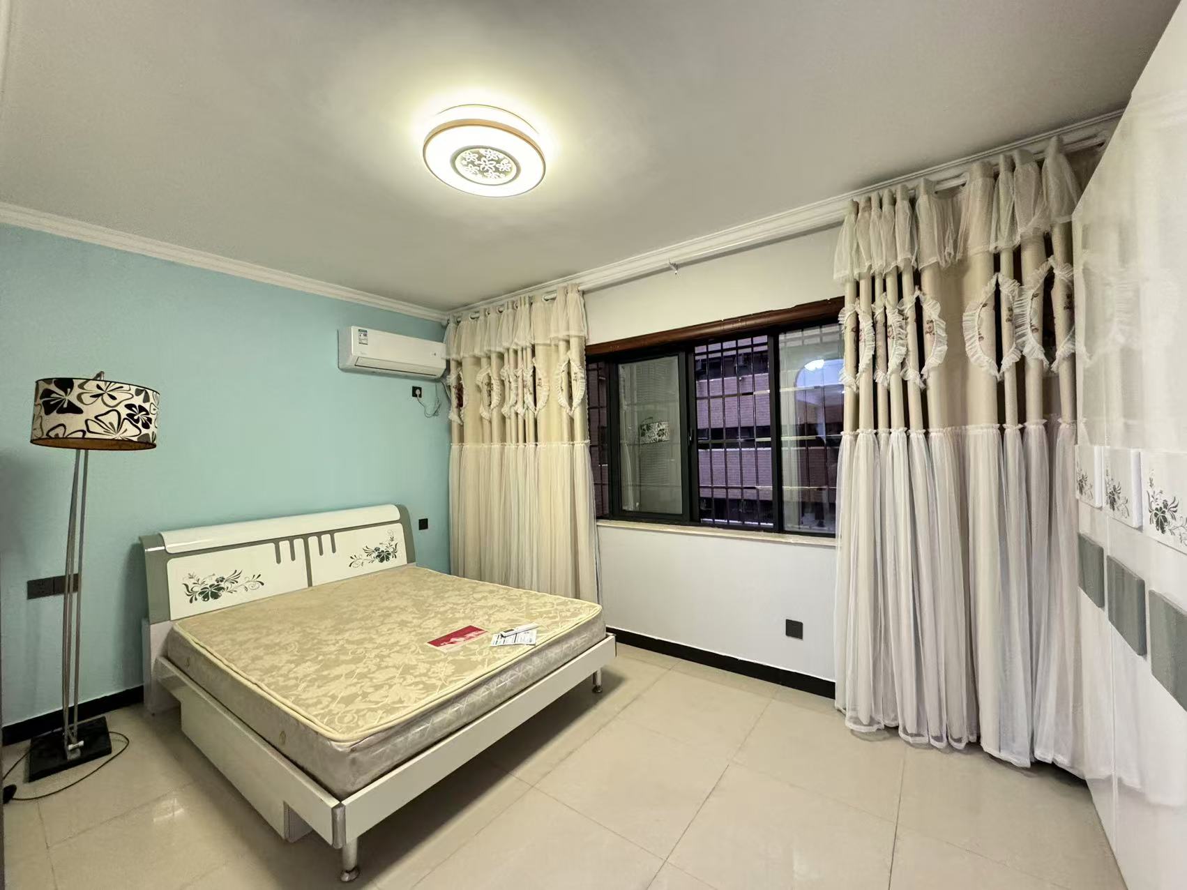 M国际 1室1厅1卫 1300.0元/月 M国际 1室1厅1卫 1300.0元/月室内图