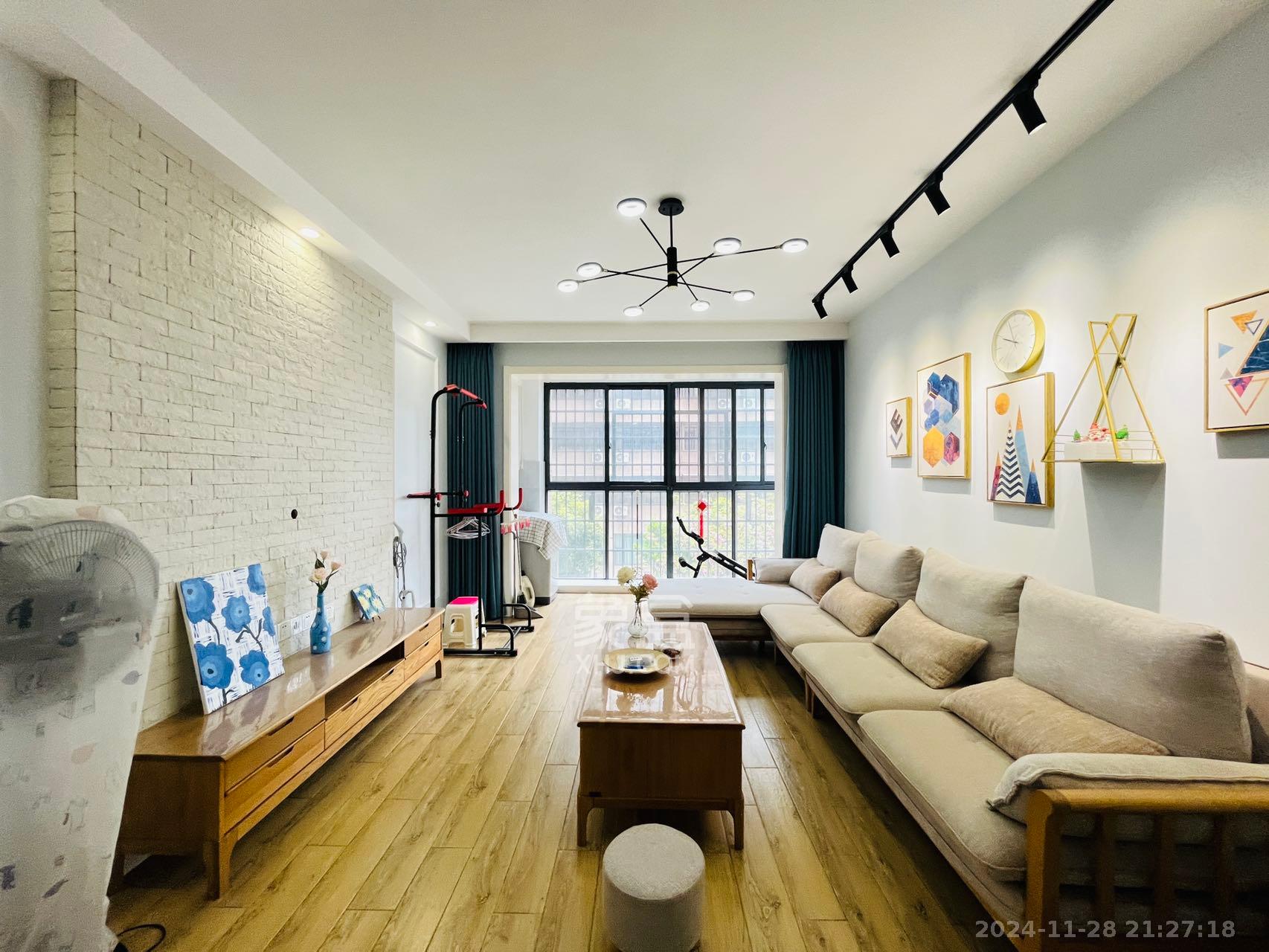 恒泰广场 2室2厅1卫 2500.0元/月 恒泰广场 2室2厅1卫 2500.0元/月室内图