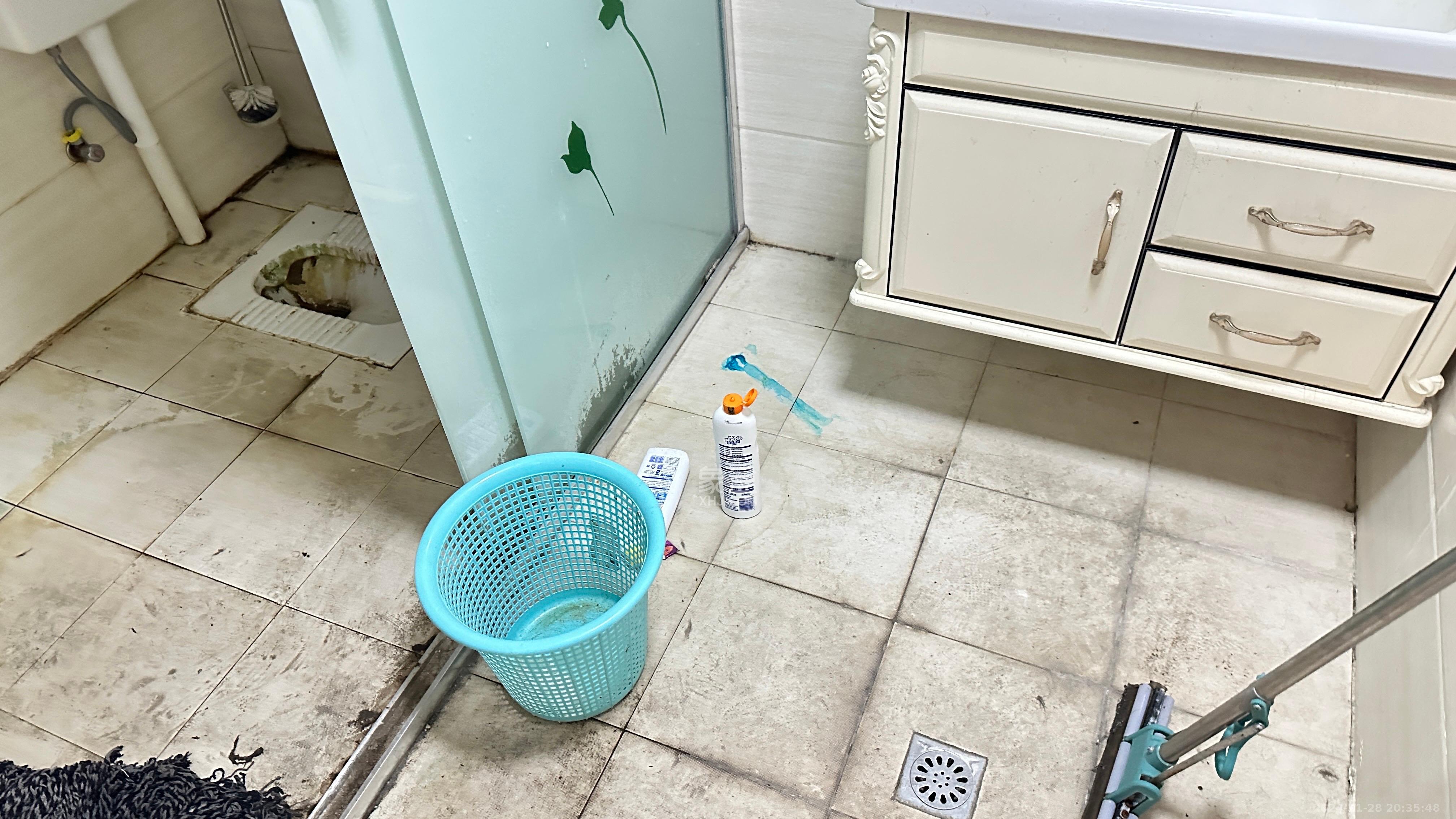 勤诚达新界  1室2厅1卫    1800.0元/月 勤诚达新界  1室2厅1卫    1800.0元/月室内图