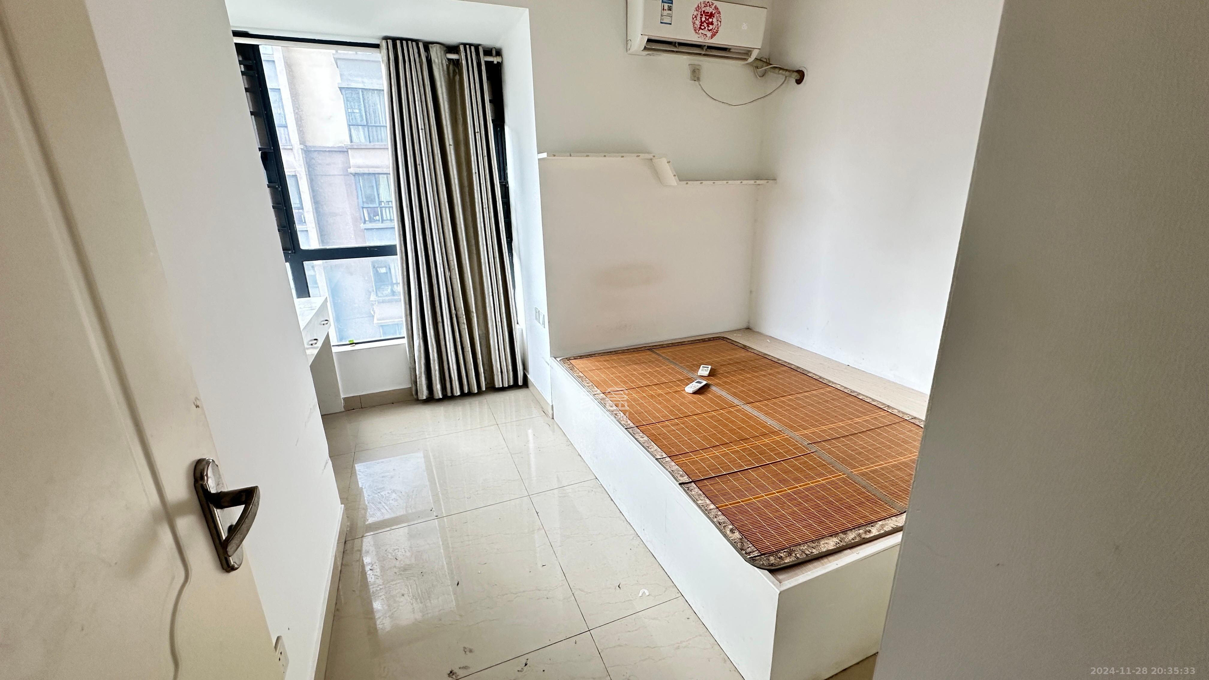 勤诚达新界  1室2厅1卫    1800.0元/月 勤诚达新界  1室2厅1卫    1800.0元/月室内图