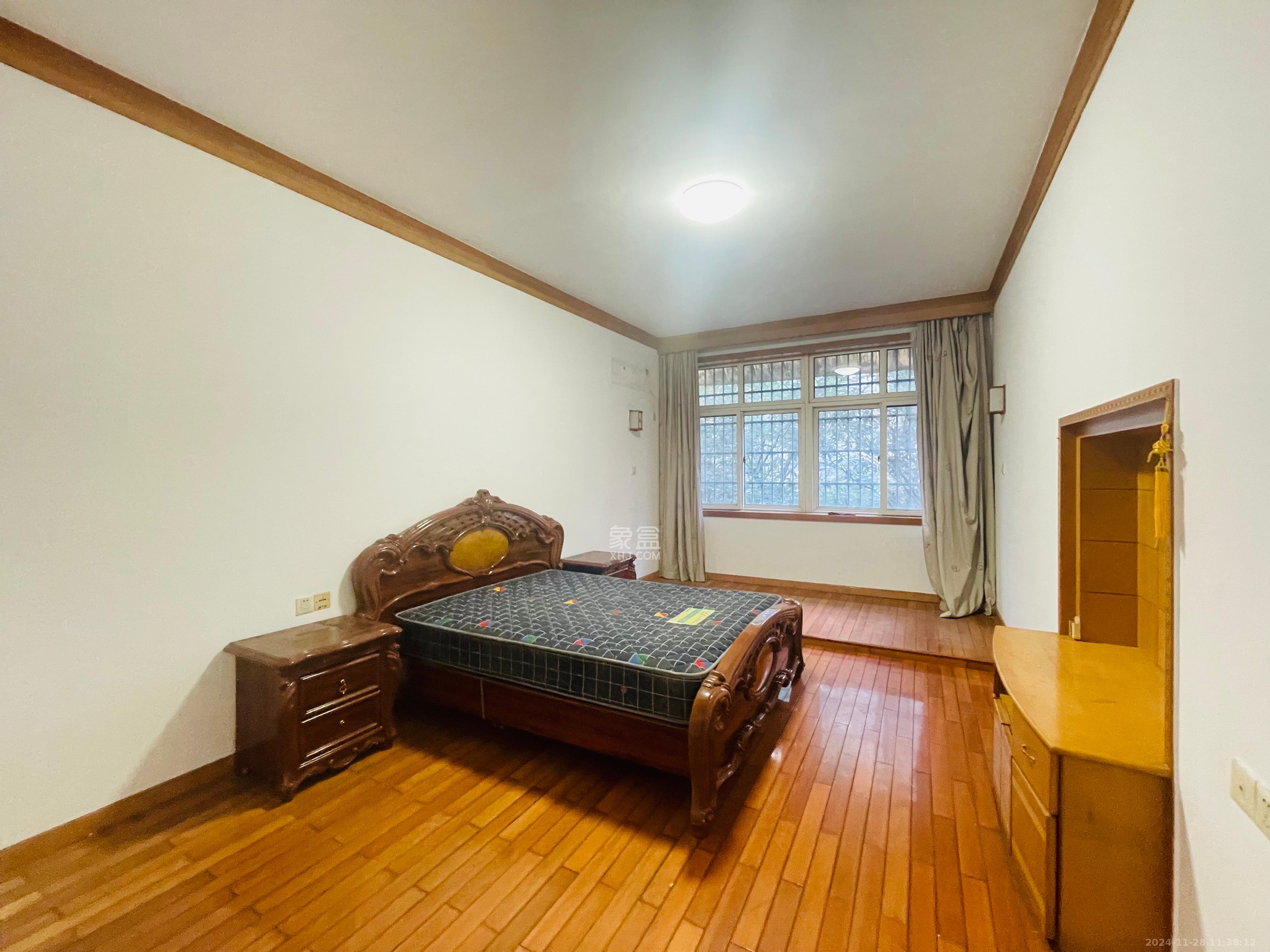 雨花亭街道办事处宿舍  3室2厅2卫    1800.0元/月 雨花亭街道办事处宿舍  3室2厅2卫    1800.0元/月室内图1