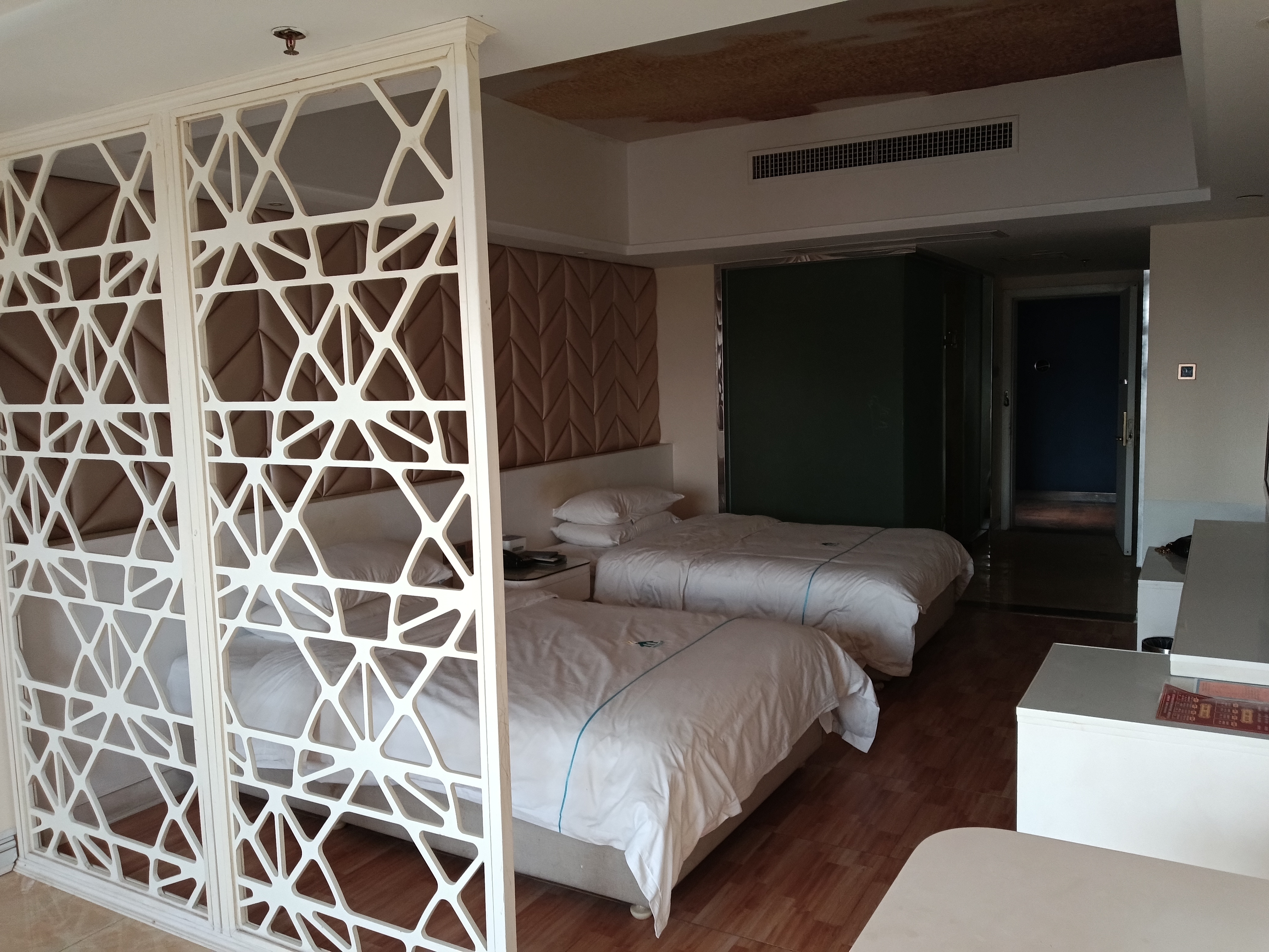 财智公馆大厦(瑞士国际酒店) 1室1厅1卫 800.0元/月 财智公馆大厦(瑞士国际酒店) 1室1厅1卫 800.0元/月室内图