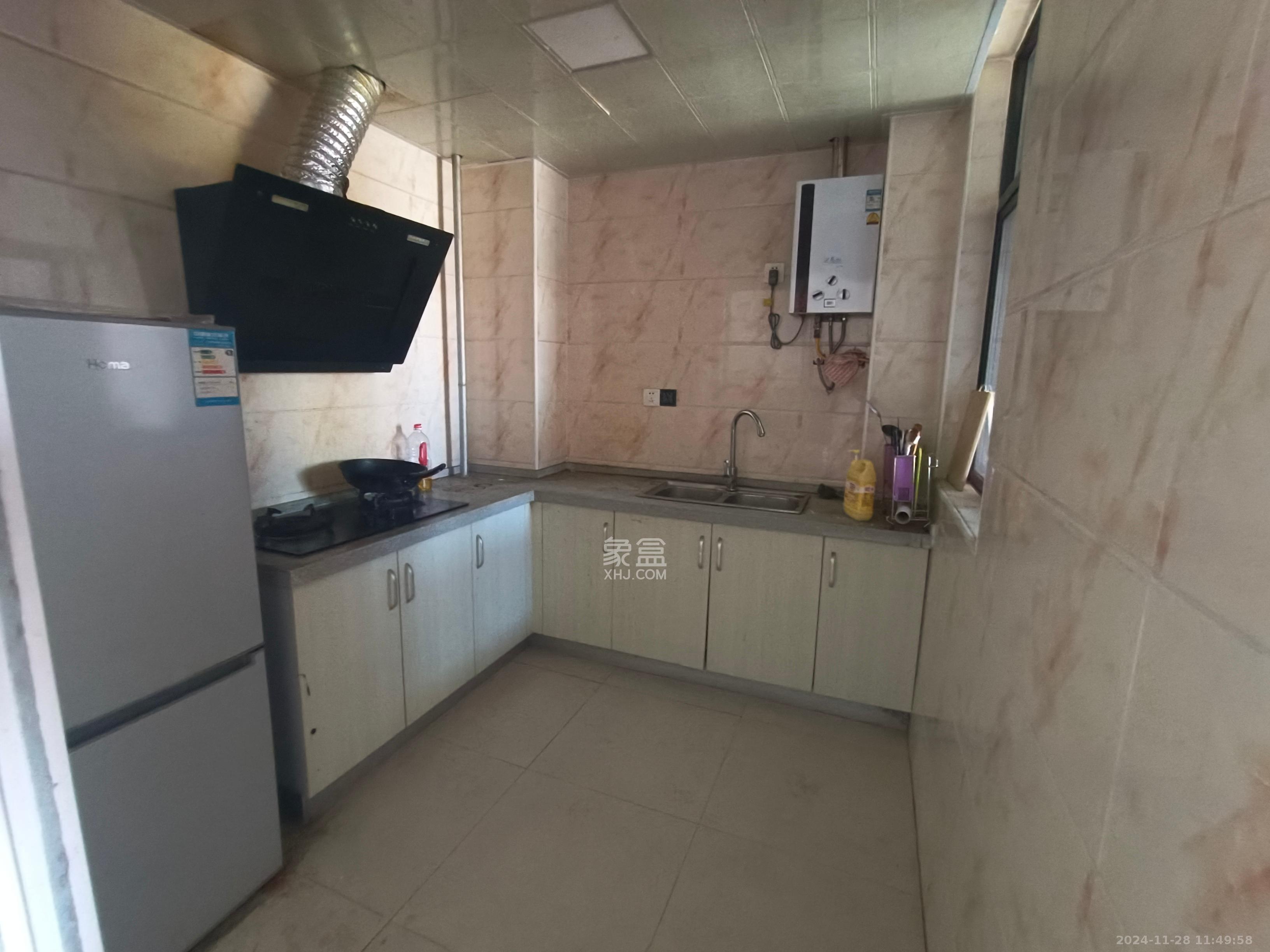 德润小区(丰升德润小区) 2室2厅1卫 2500.0元/月 德润小区(丰升德润小区) 2室2厅1卫 2500.0元/月室内图