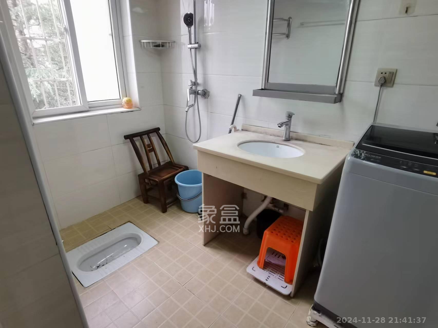 景湾小区(井湾小区) 3室2厅1卫 1800.0元/月 景湾小区(井湾小区) 3室2厅1卫 1800.0元/月室内图