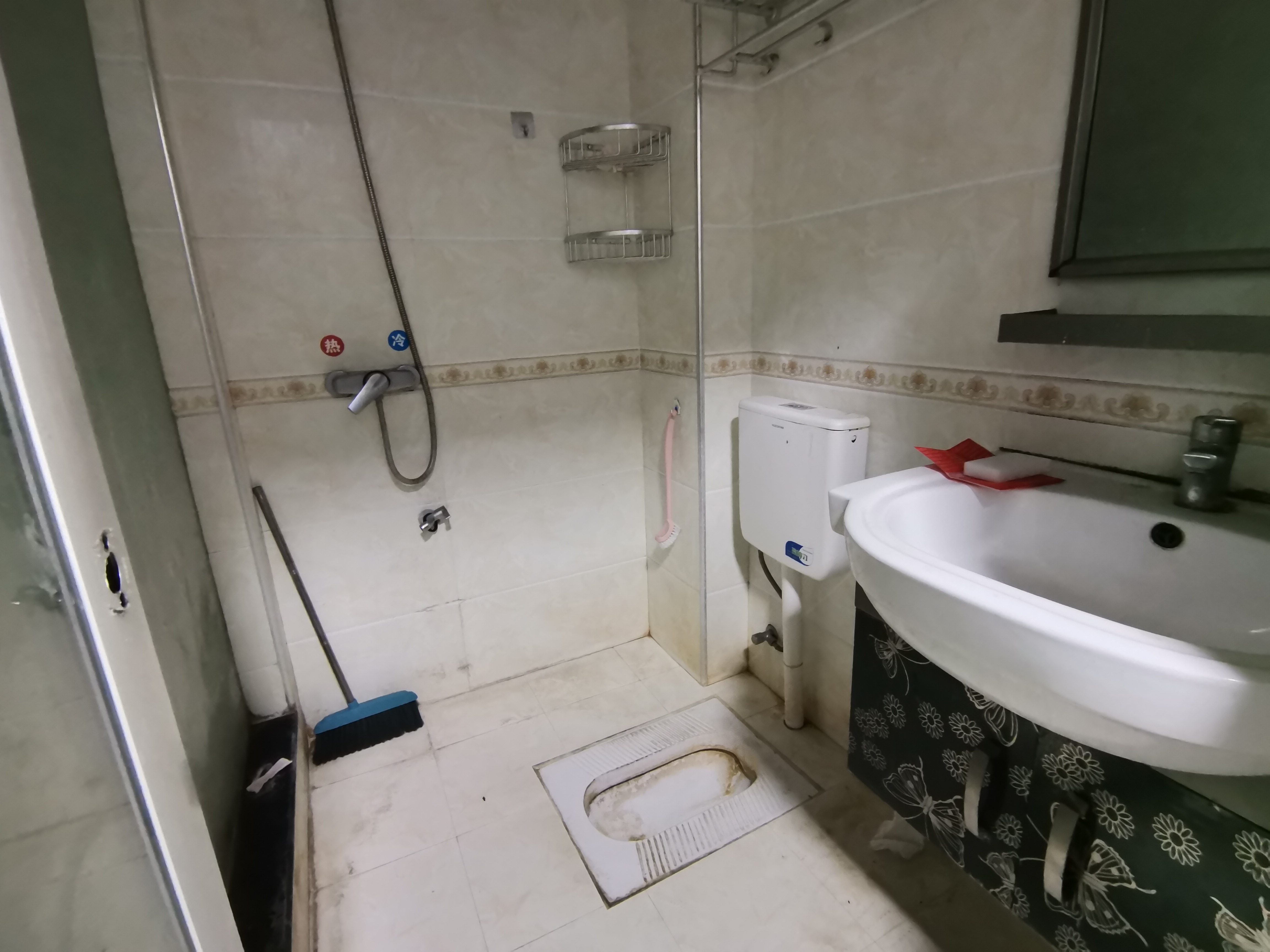 龙泰上品 1室1厅1卫 800.0元/月 龙泰上品 1室1厅1卫 800.0元/月室内图