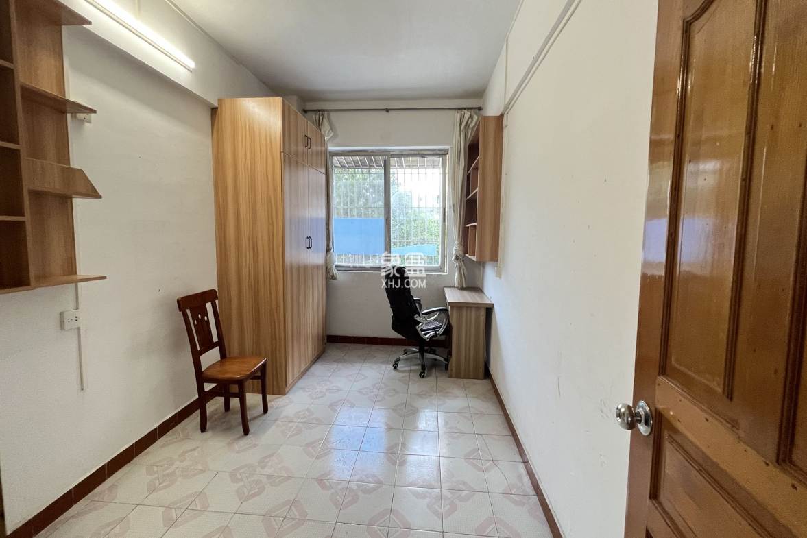 市人民医院宿舍  2室2厅1卫    81.0万 市人民医院宿舍  2室2厅1卫    81.0万客厅