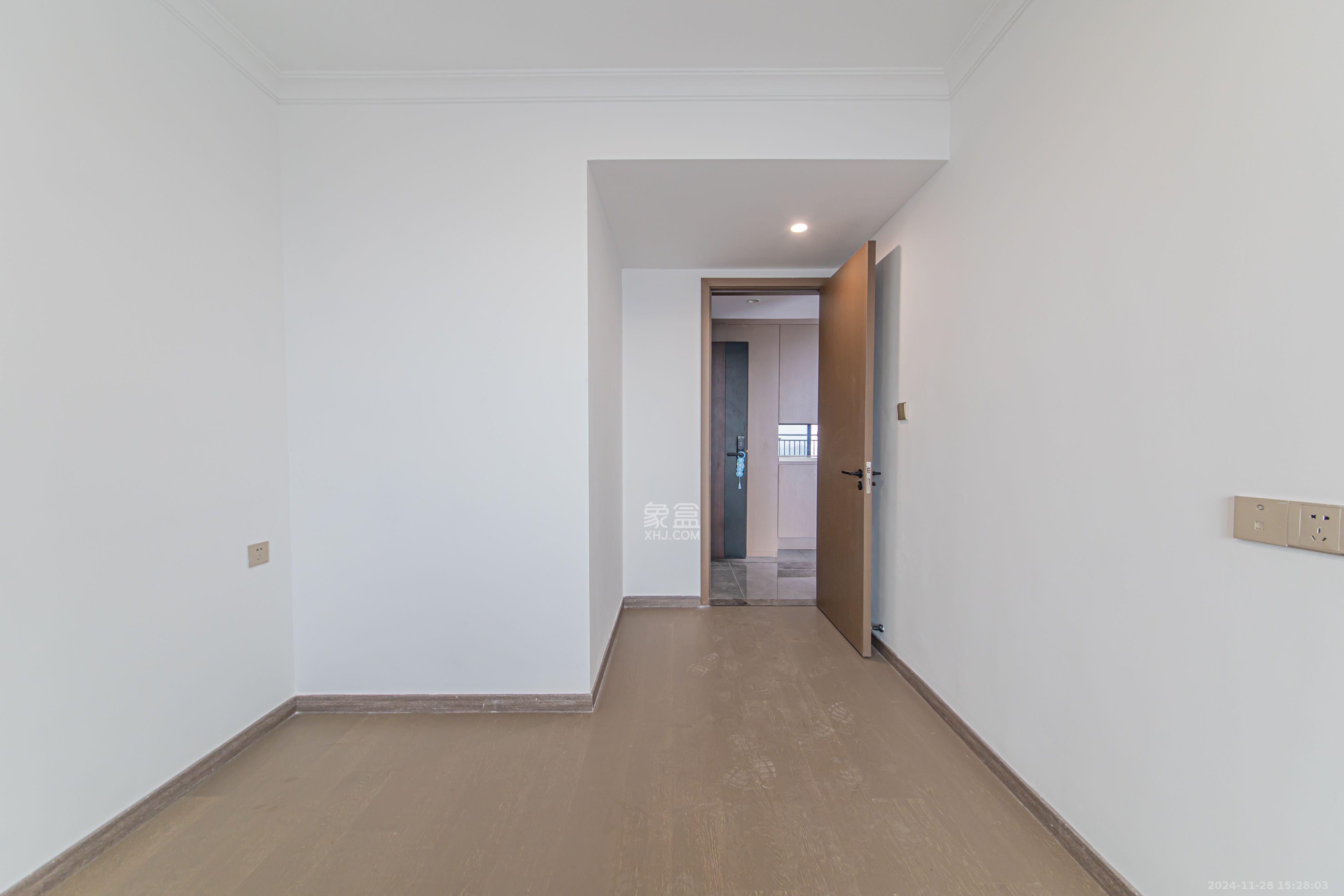 江悦和鸣 4室2厅2卫 3500.0元/月 江悦和鸣 4室2厅2卫 3500.0元/月室内图