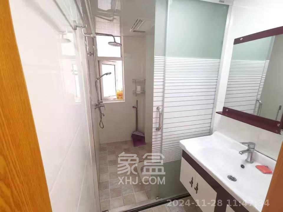 天麓尚层  3室2厅1卫    2500.0元/月室内图