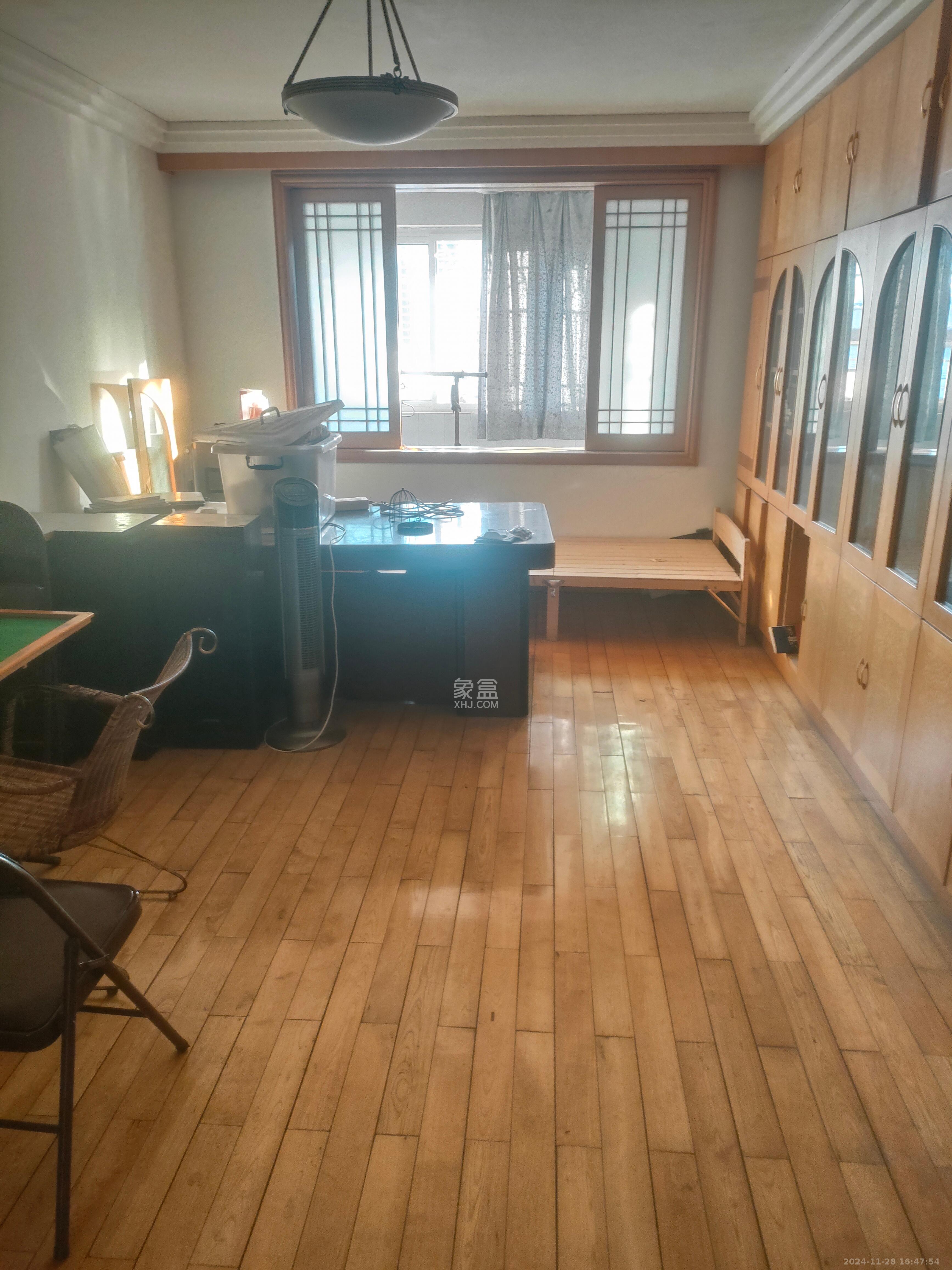 海威大厦  3室2厅1卫    2000.0元/月 海威大厦  3室2厅1卫    2000.0元/月