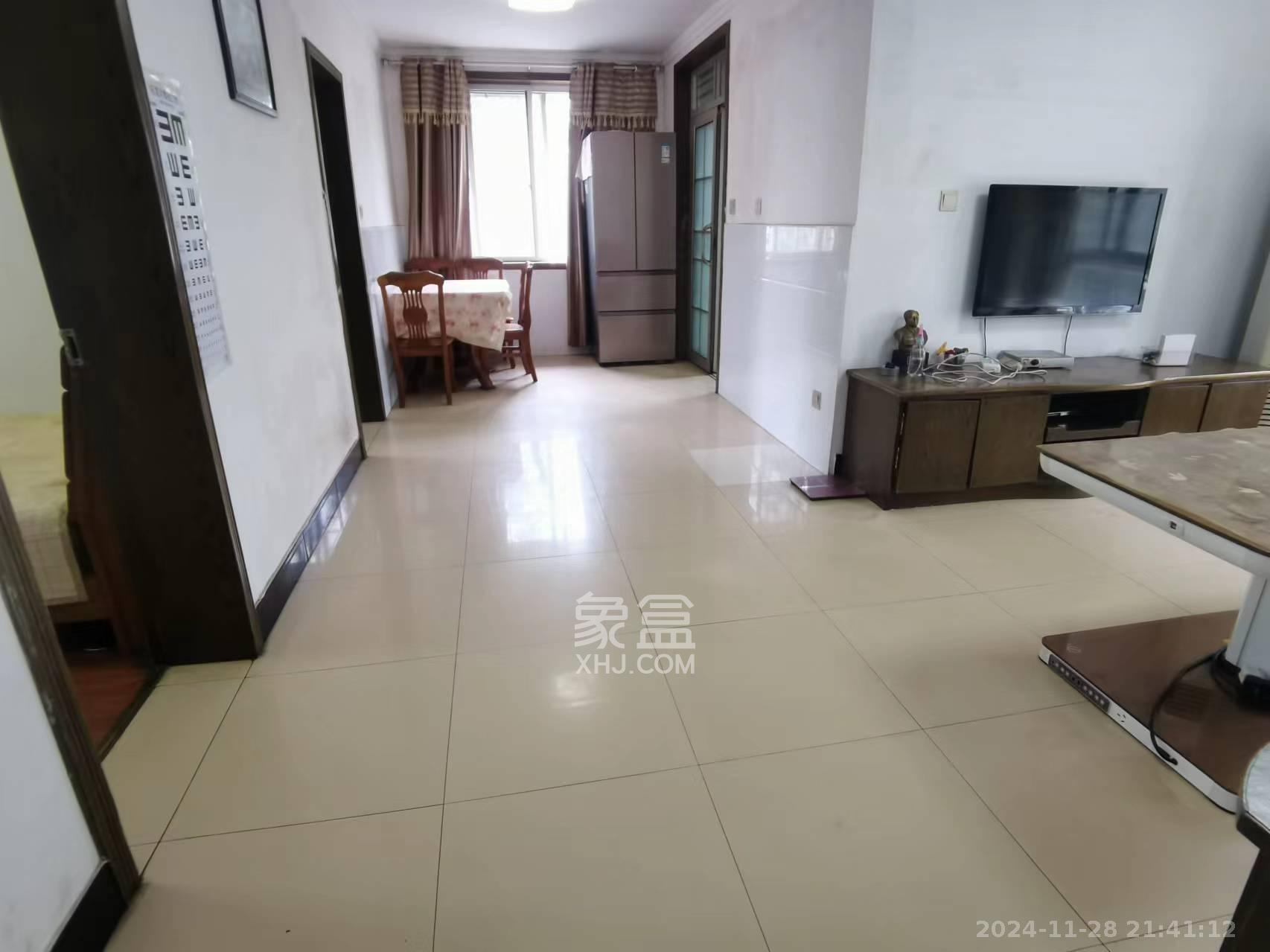 景湾小区(井湾小区) 3室2厅1卫 1800.0元/月 景湾小区(井湾小区) 3室2厅1卫 1800.0元/月室内图