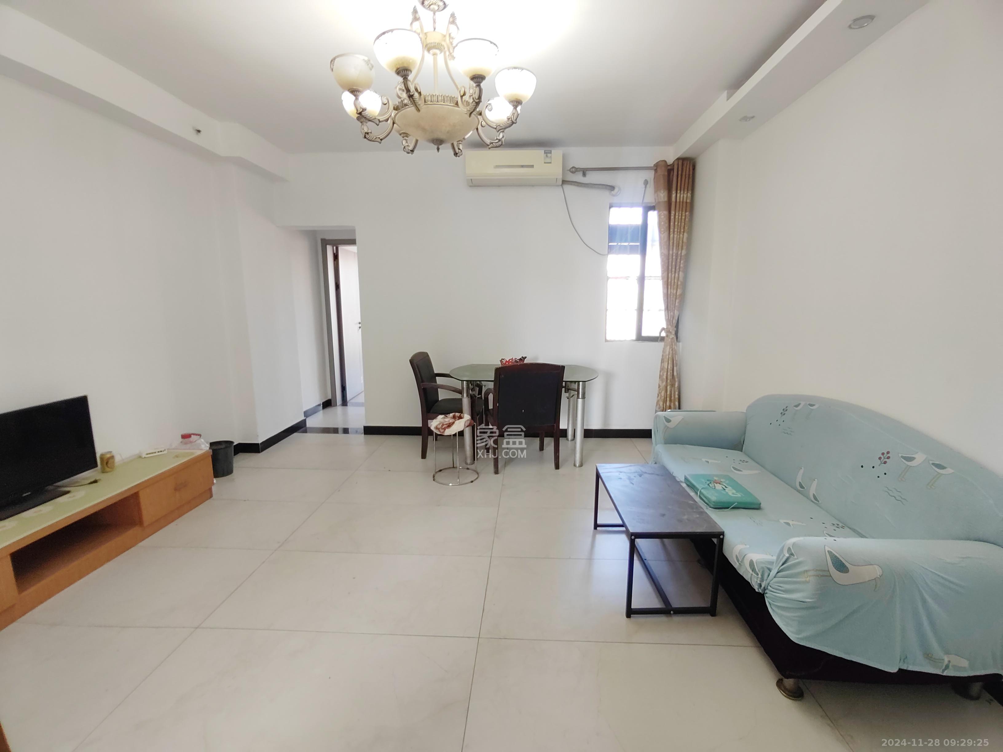 华天LOHO小镇  1室1厅1卫    1300.0元/月 华天LOHO小镇  1室1厅1卫    1300.0元/月室内图