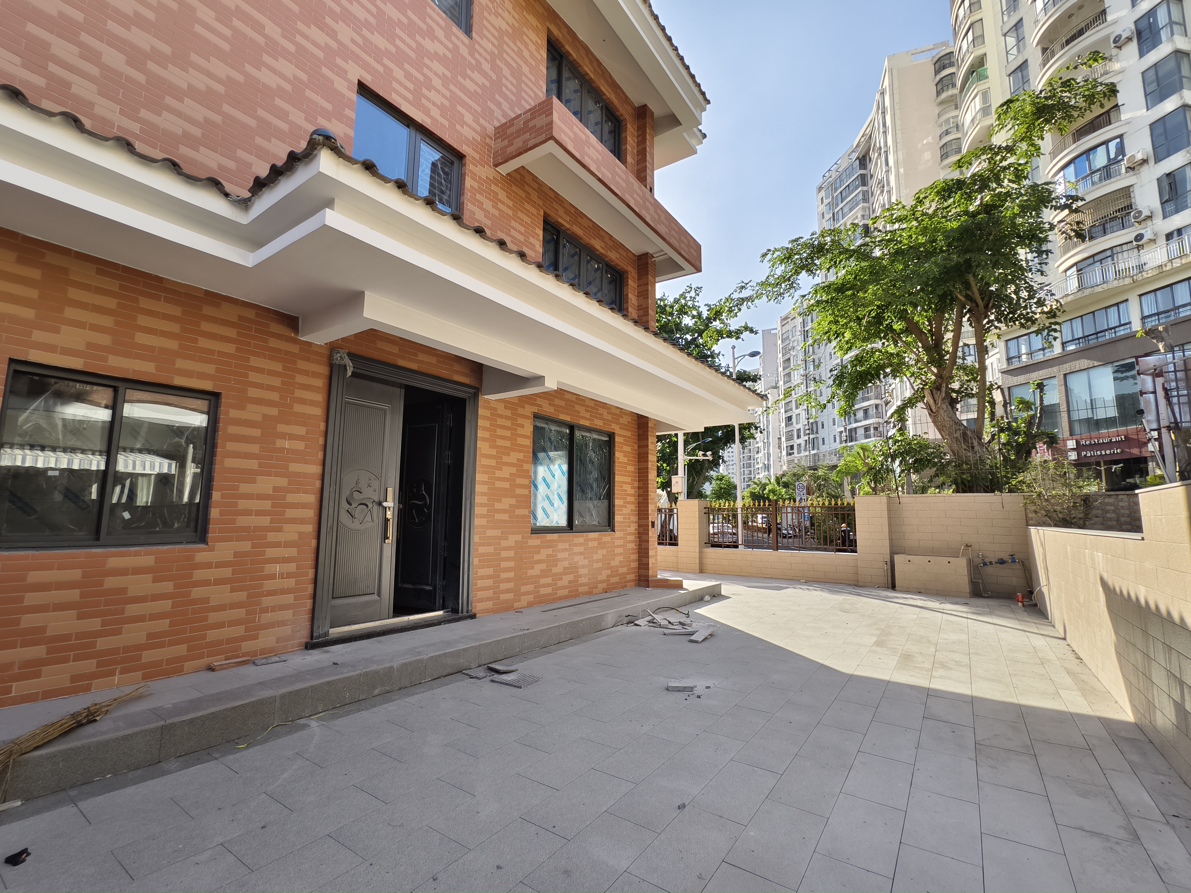 银梦别墅 1室4厅6卫 800.0万 银梦别墅 1室4厅6卫 800.0万客厅