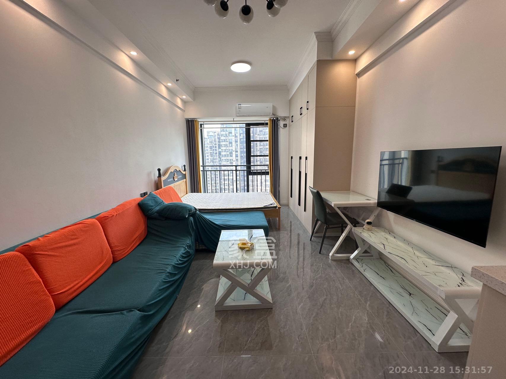 万润时光里  1室1厅1卫    2100.0元/月