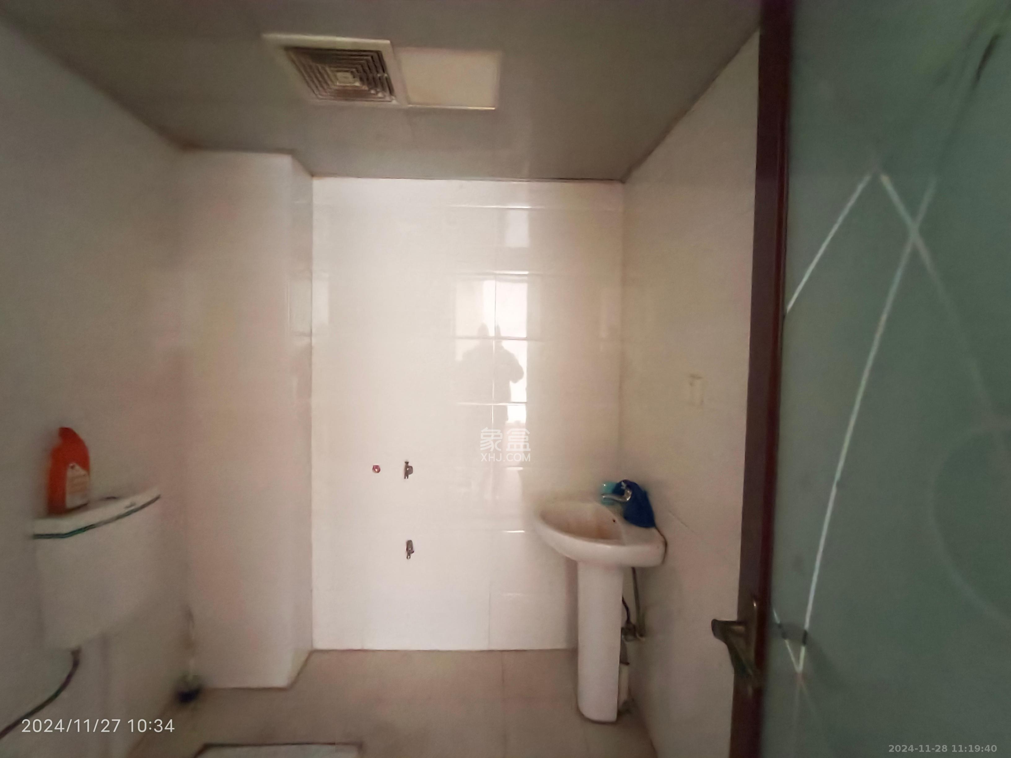 星大峰汇商务楼 2室2厅1卫 3200.0元/月 星大峰汇商务楼 2室2厅1卫 3200.0元/月室内图