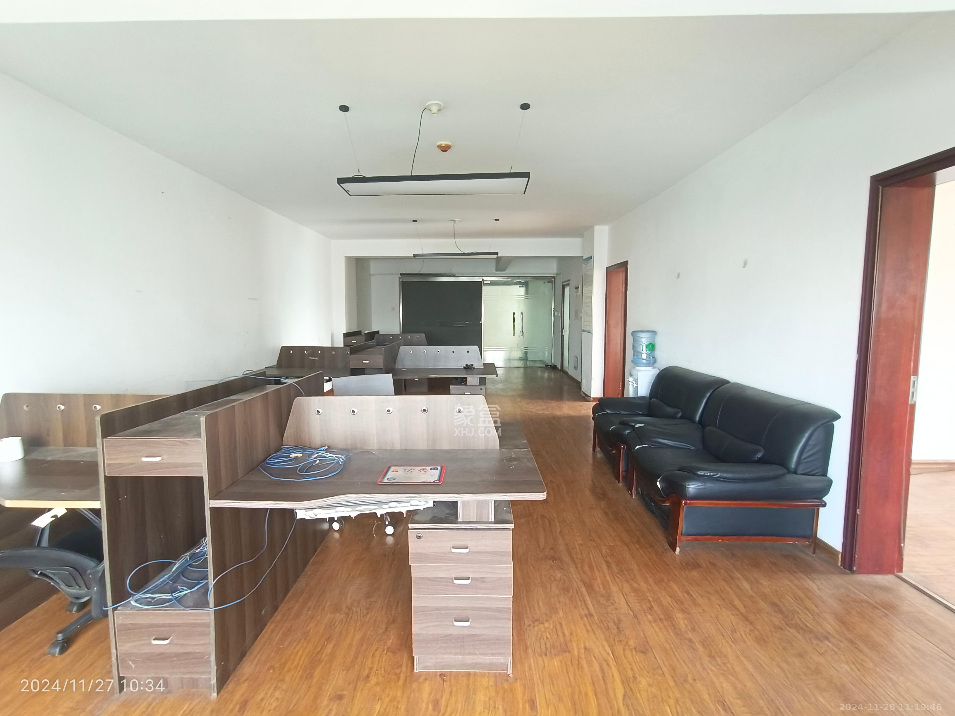 星大峰汇商务楼 2室2厅1卫 3200.0元/月 星大峰汇商务楼 2室2厅1卫 3200.0元/月室内图