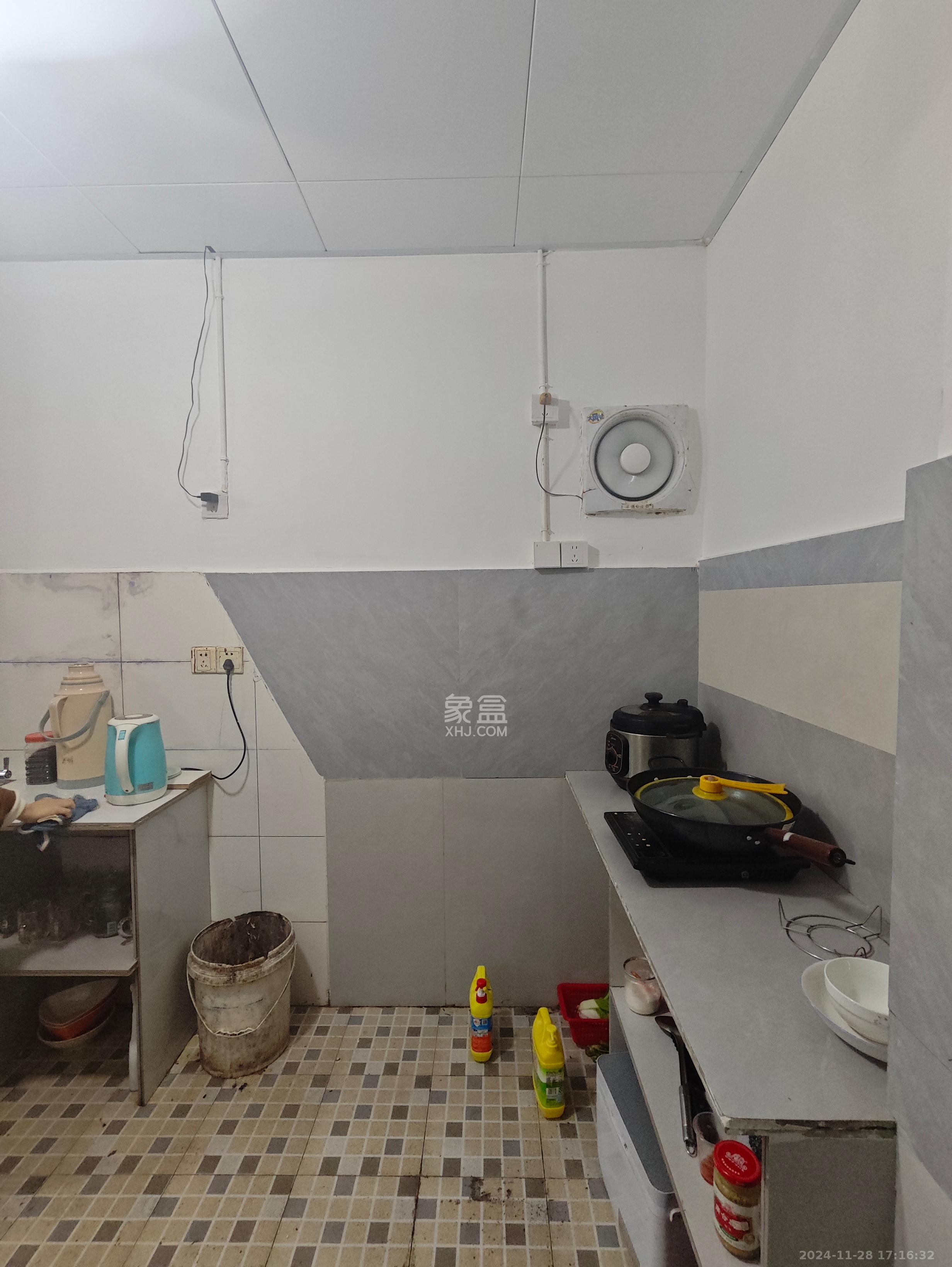 中国铁建国际城一期   59.0㎡      2500.0元/月室内图