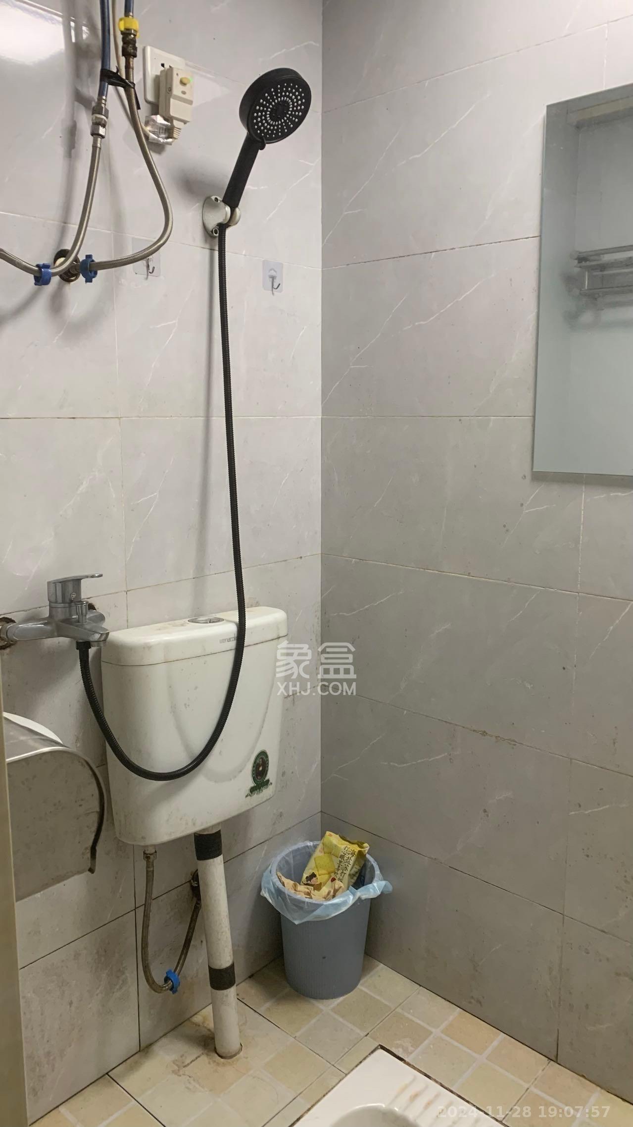东岸城邦  1室2厅2卫   1000.00元/月室内图