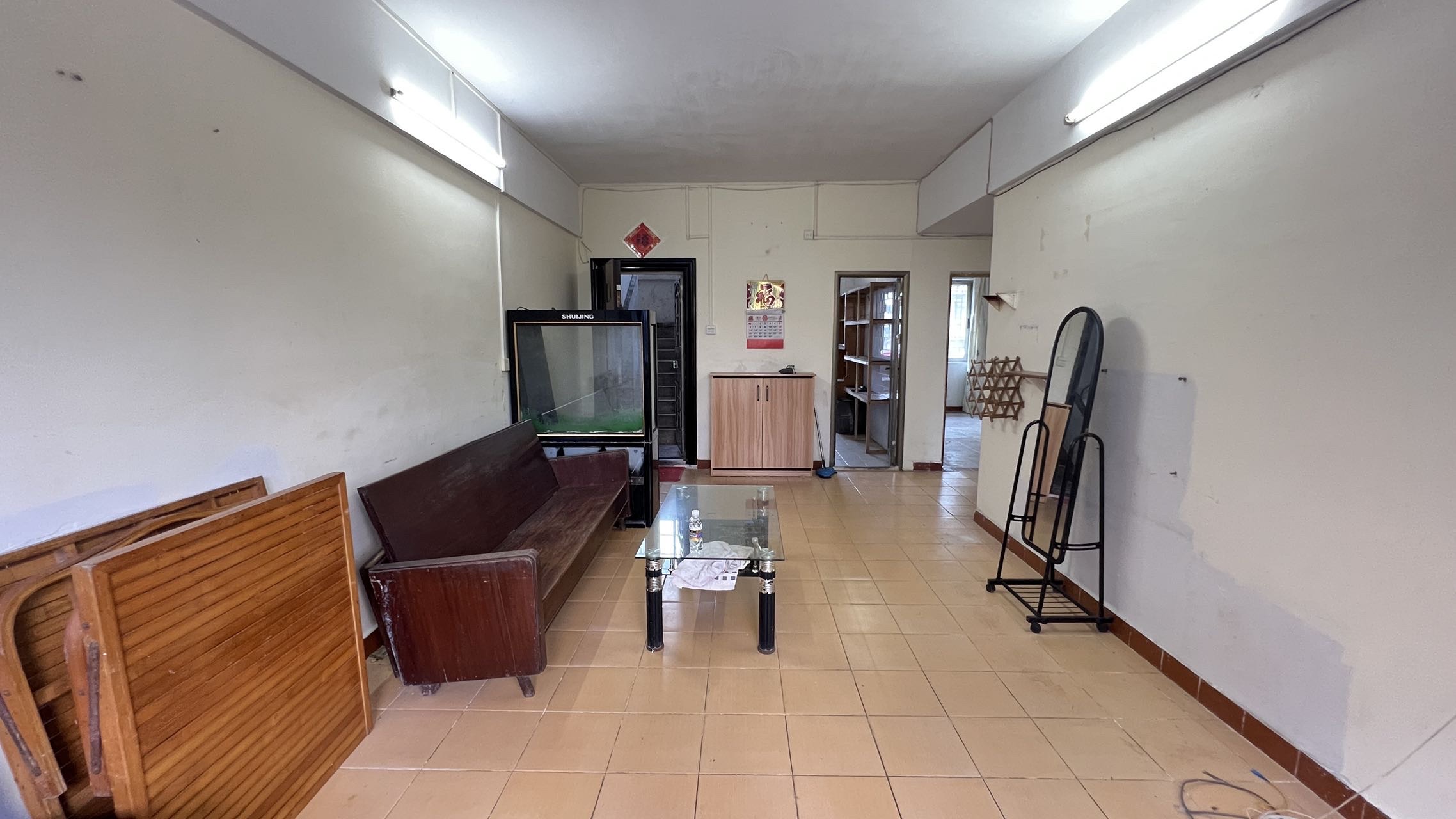 市人民医院宿舍  2室2厅1卫    81.0万 市人民医院宿舍  2室2厅1卫    81.0万客厅