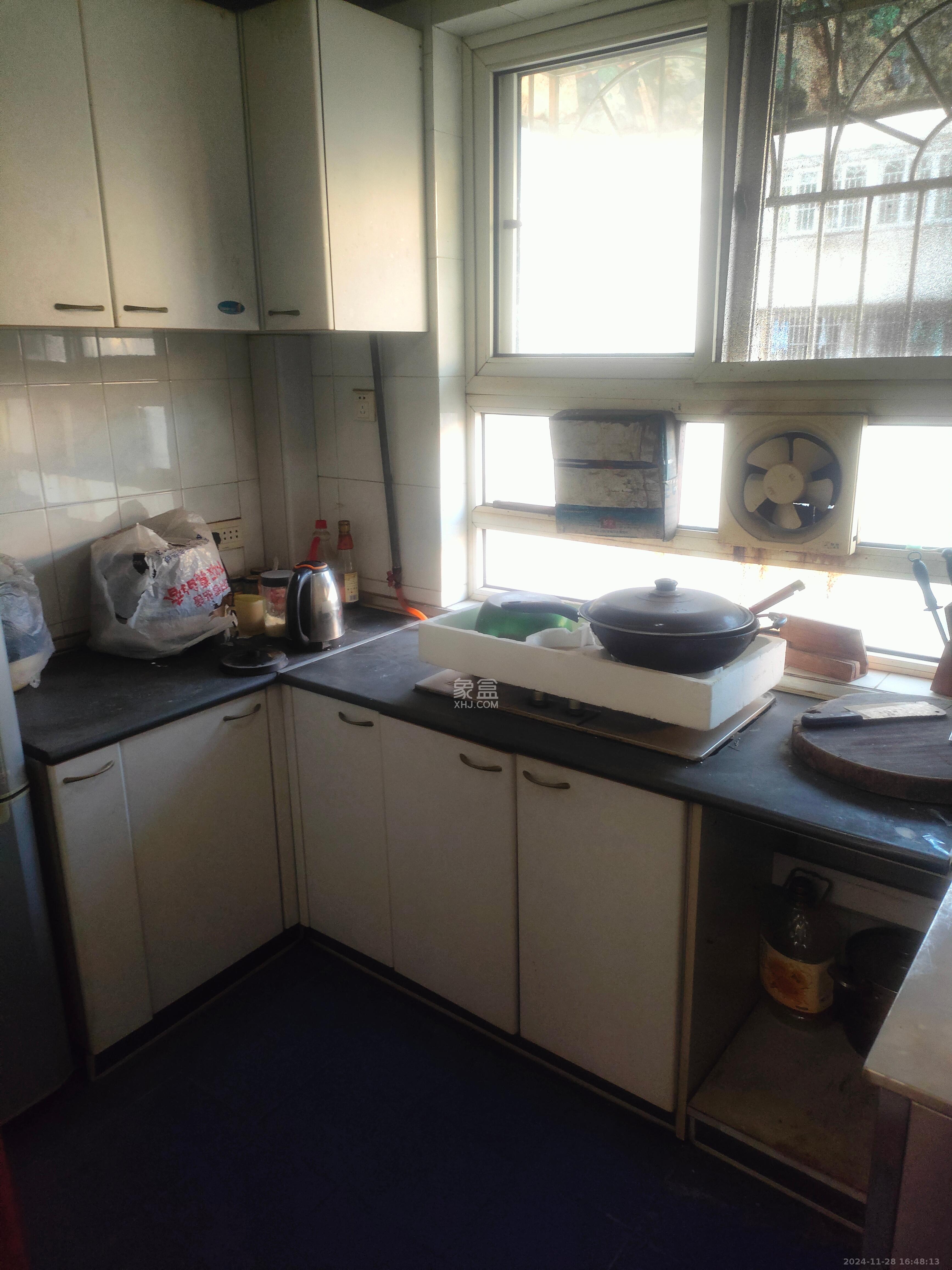 海威大厦 3室2厅1卫 2000.0元/月 海威大厦 3室2厅1卫 2000.0元/月室内图