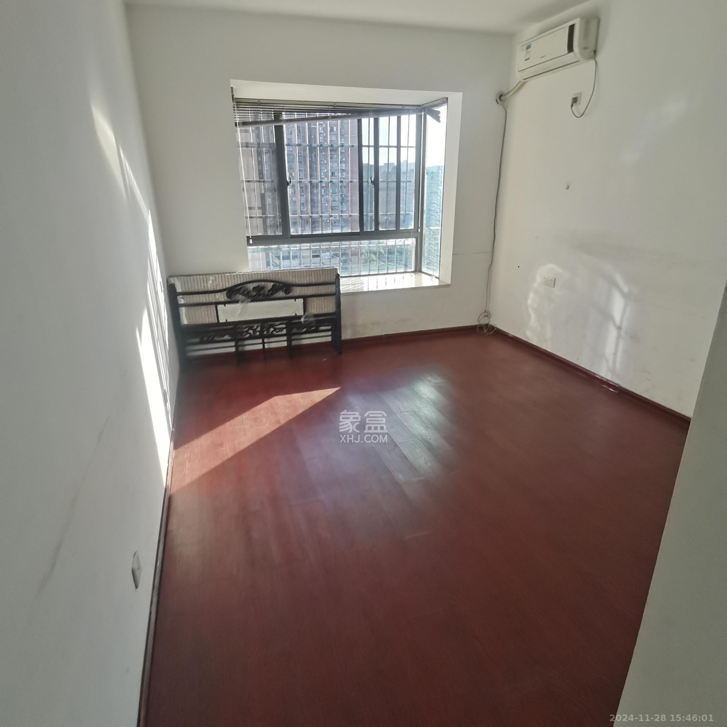 东方芙蓉 3室2厅1卫 3300.0元/月 东方芙蓉 3室2厅1卫 3300.0元/月室内图