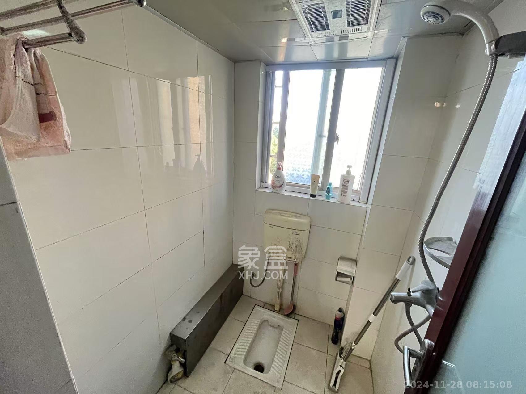龙王港社区  3室2厅1卫   2600.00元/月室内图
