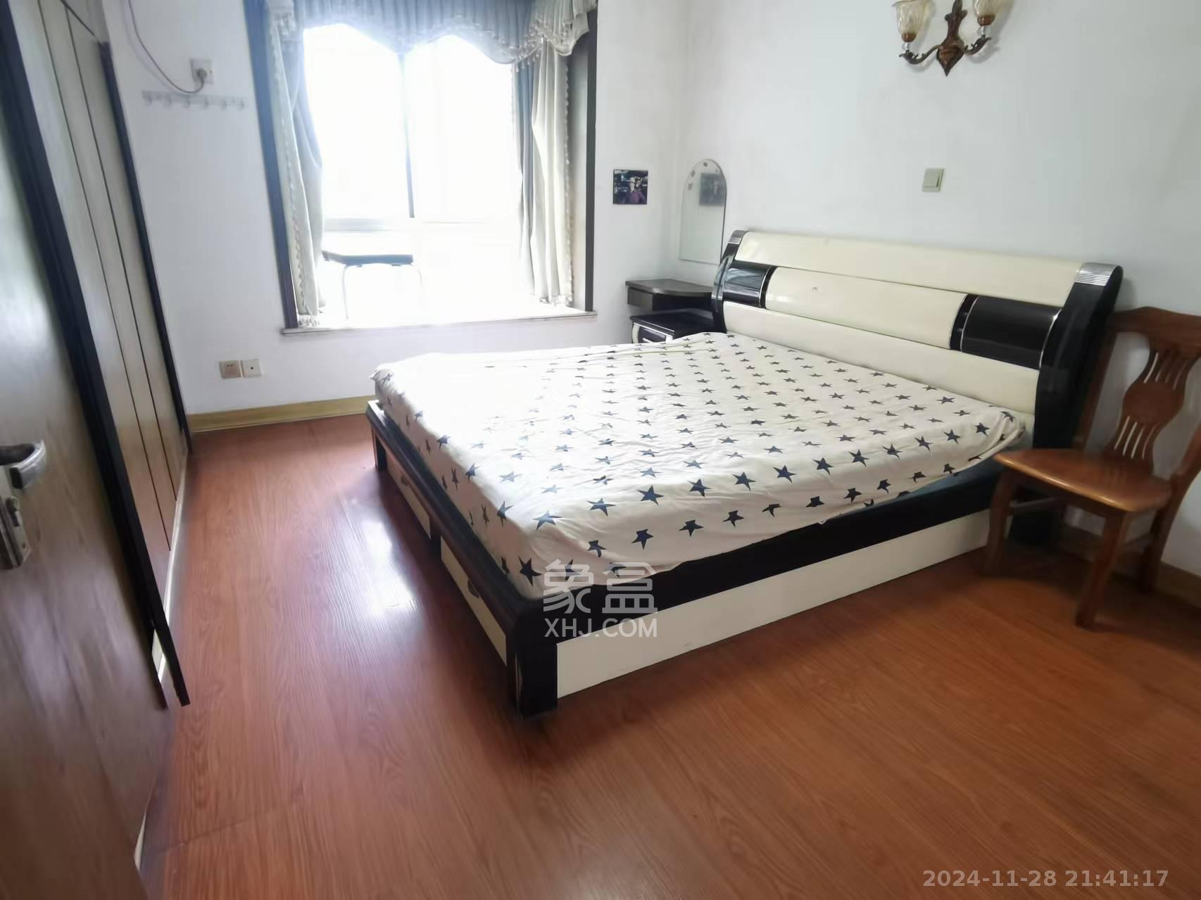 景湾小区(井湾小区) 3室2厅1卫 1800.0元/月 景湾小区(井湾小区) 3室2厅1卫 1800.0元/月室内图