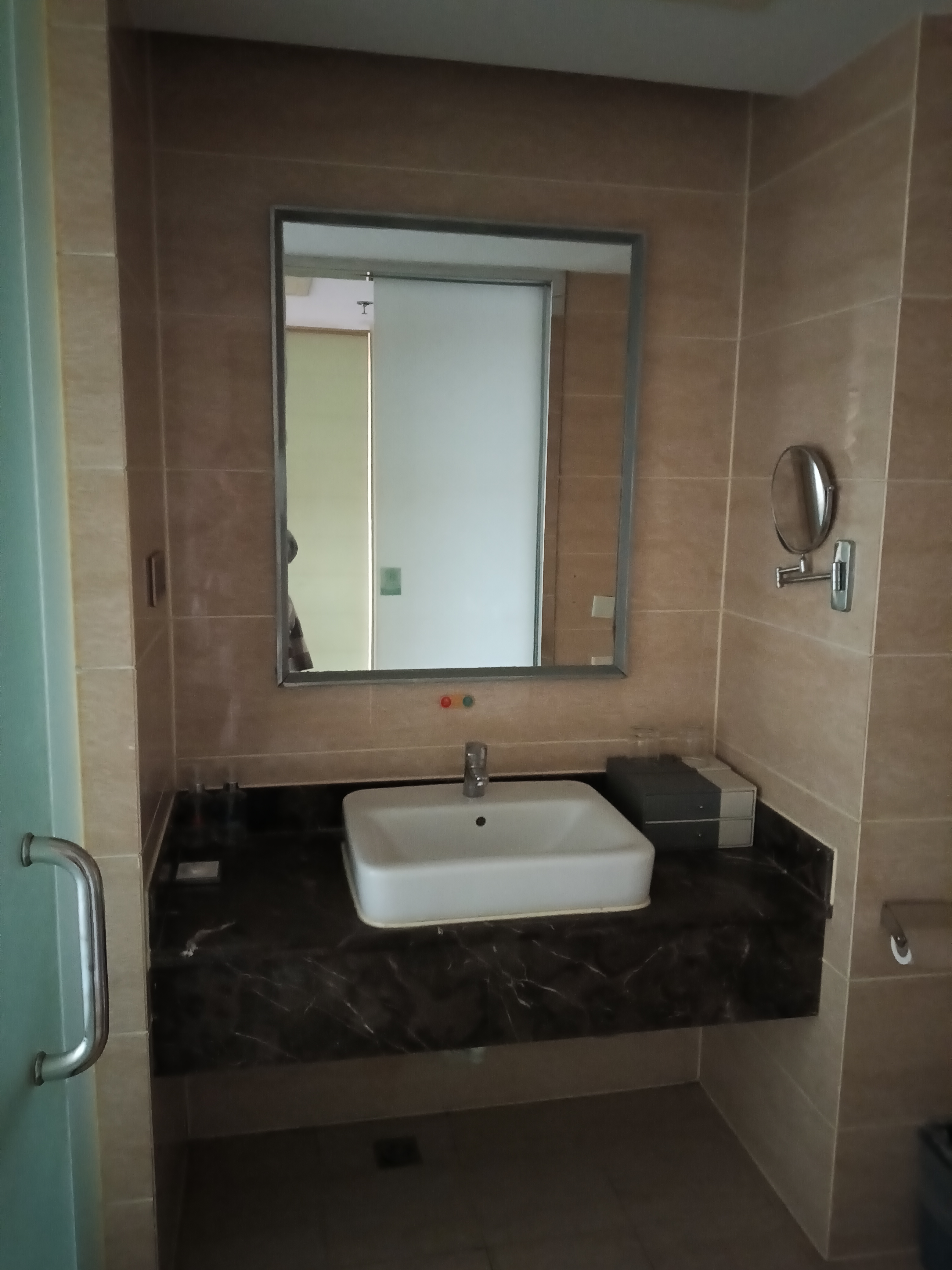 财智公馆大厦(瑞士国际酒店) 1室1厅1卫 800.0元/月 财智公馆大厦(瑞士国际酒店) 1室1厅1卫 800.0元/月室内图