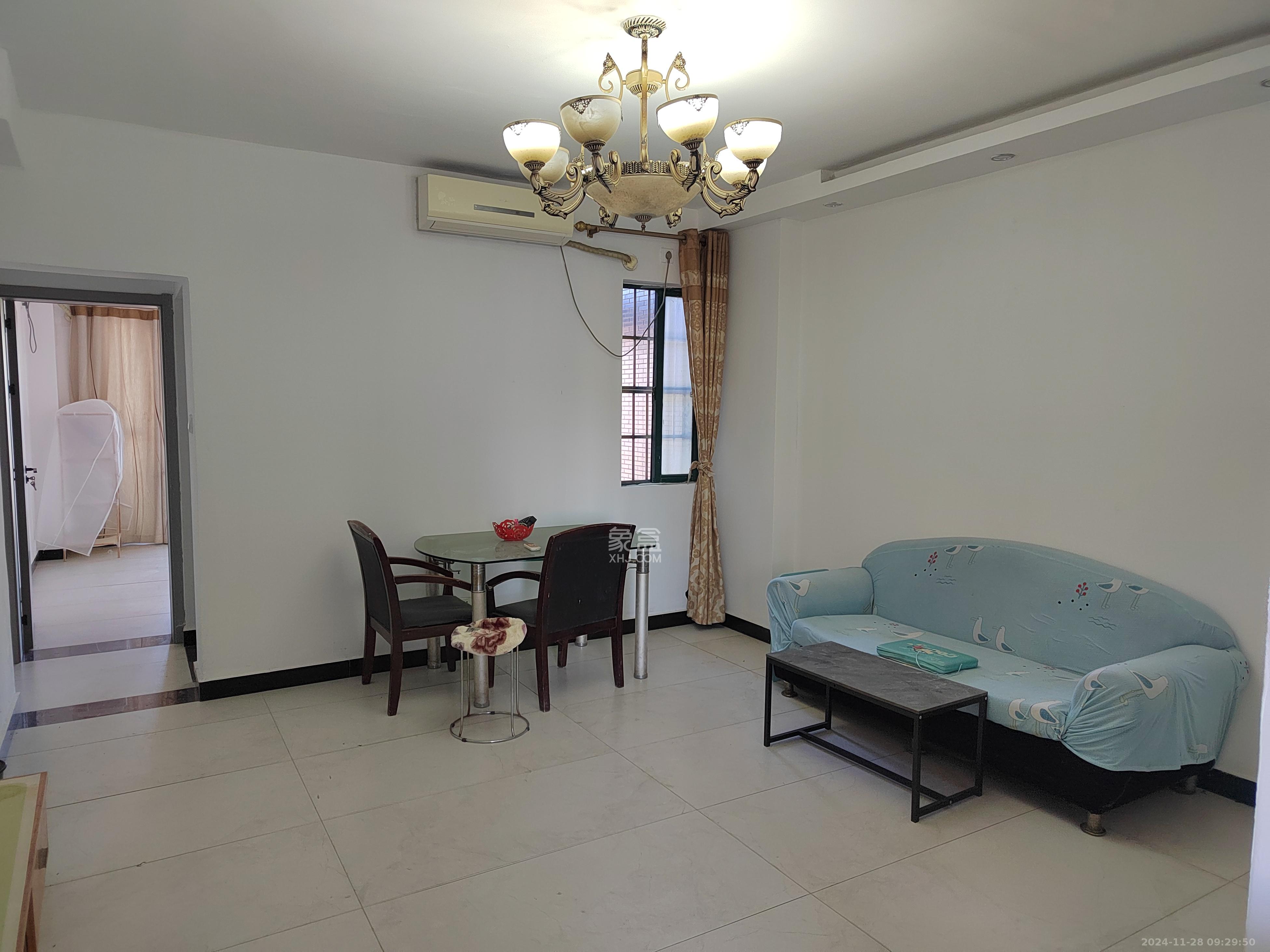 华天LOHO小镇  1室1厅1卫    1300.0元/月 华天LOHO小镇  1室1厅1卫    1300.0元/月室内图