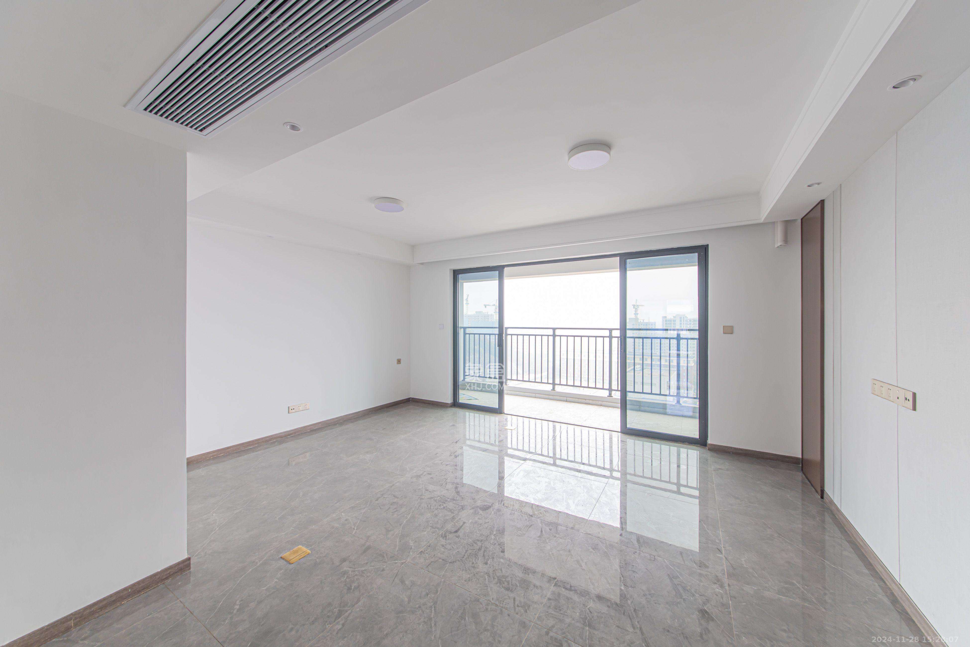 江悦和鸣 4室2厅2卫 3500.0元/月 江悦和鸣 4室2厅2卫 3500.0元/月室内图