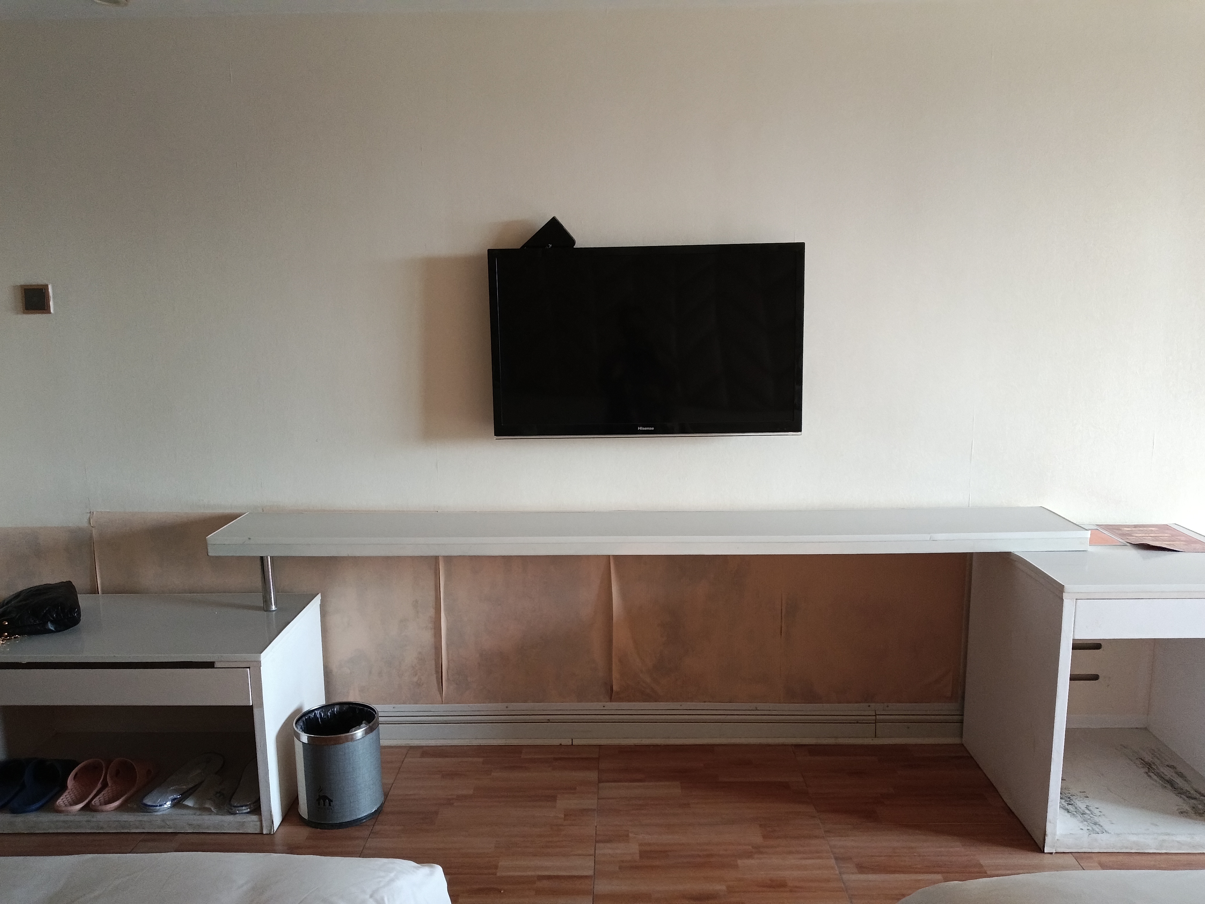 财智公馆大厦(瑞士国际酒店) 1室1厅1卫 800.0元/月 财智公馆大厦(瑞士国际酒店) 1室1厅1卫 800.0元/月室内图