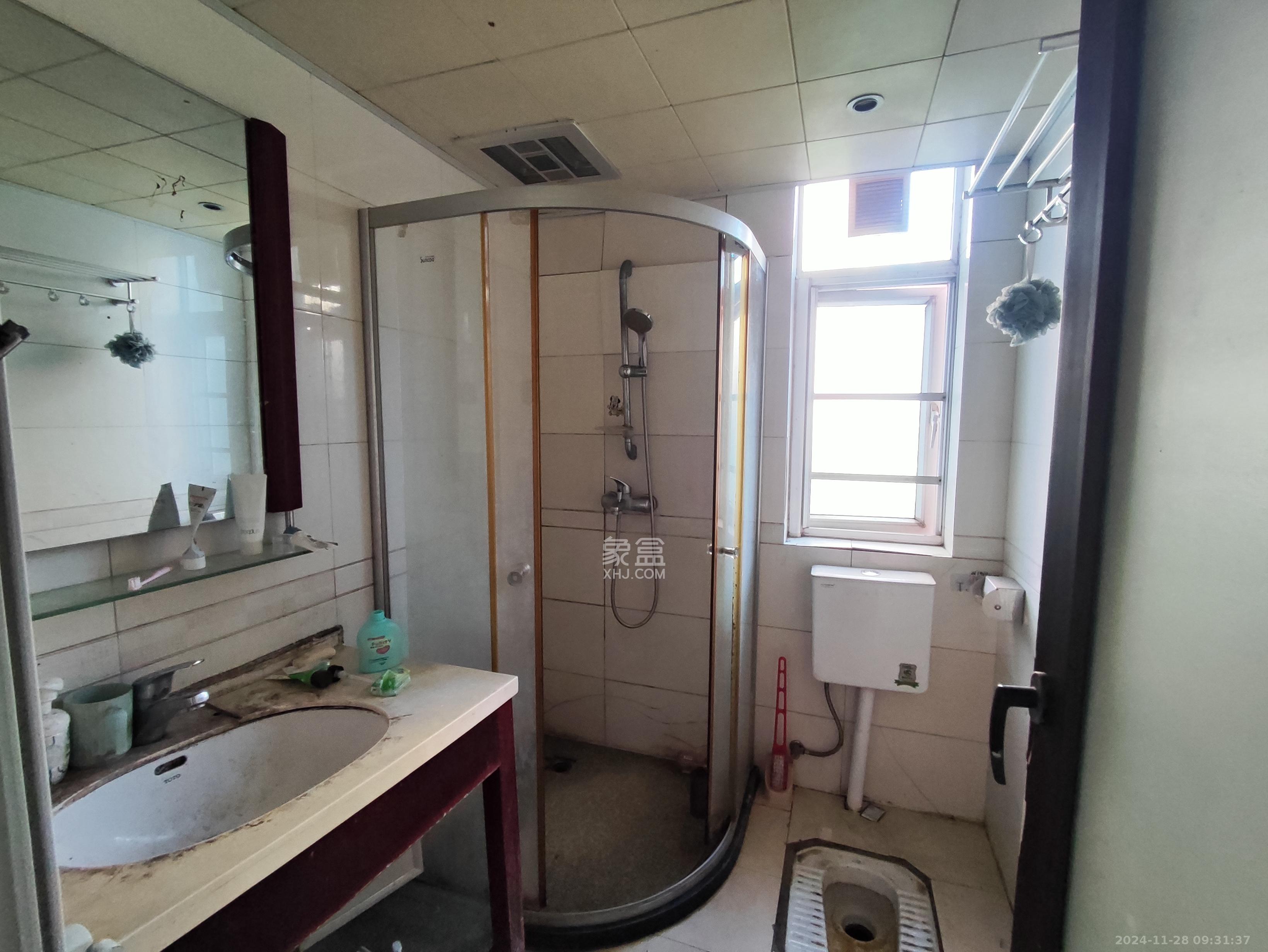 珠江花城一期桂苑 4室2厅1卫 1800.0元/月 珠江花城一期桂苑 4室2厅1卫 1800.0元/月室内图