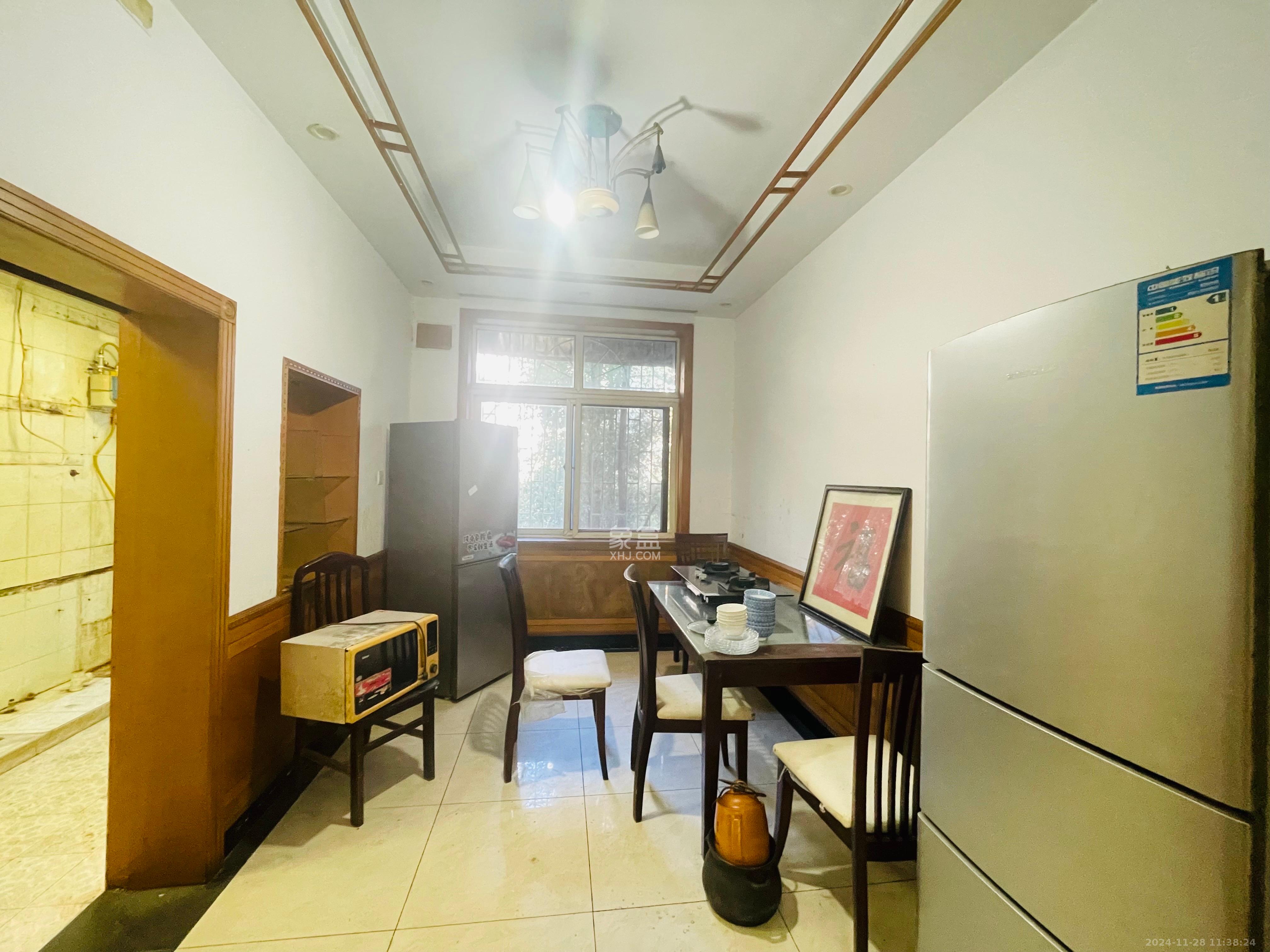 雨花亭街道办事处宿舍  3室2厅2卫    1800.0元/月 雨花亭街道办事处宿舍  3室2厅2卫    1800.0元/月室内图