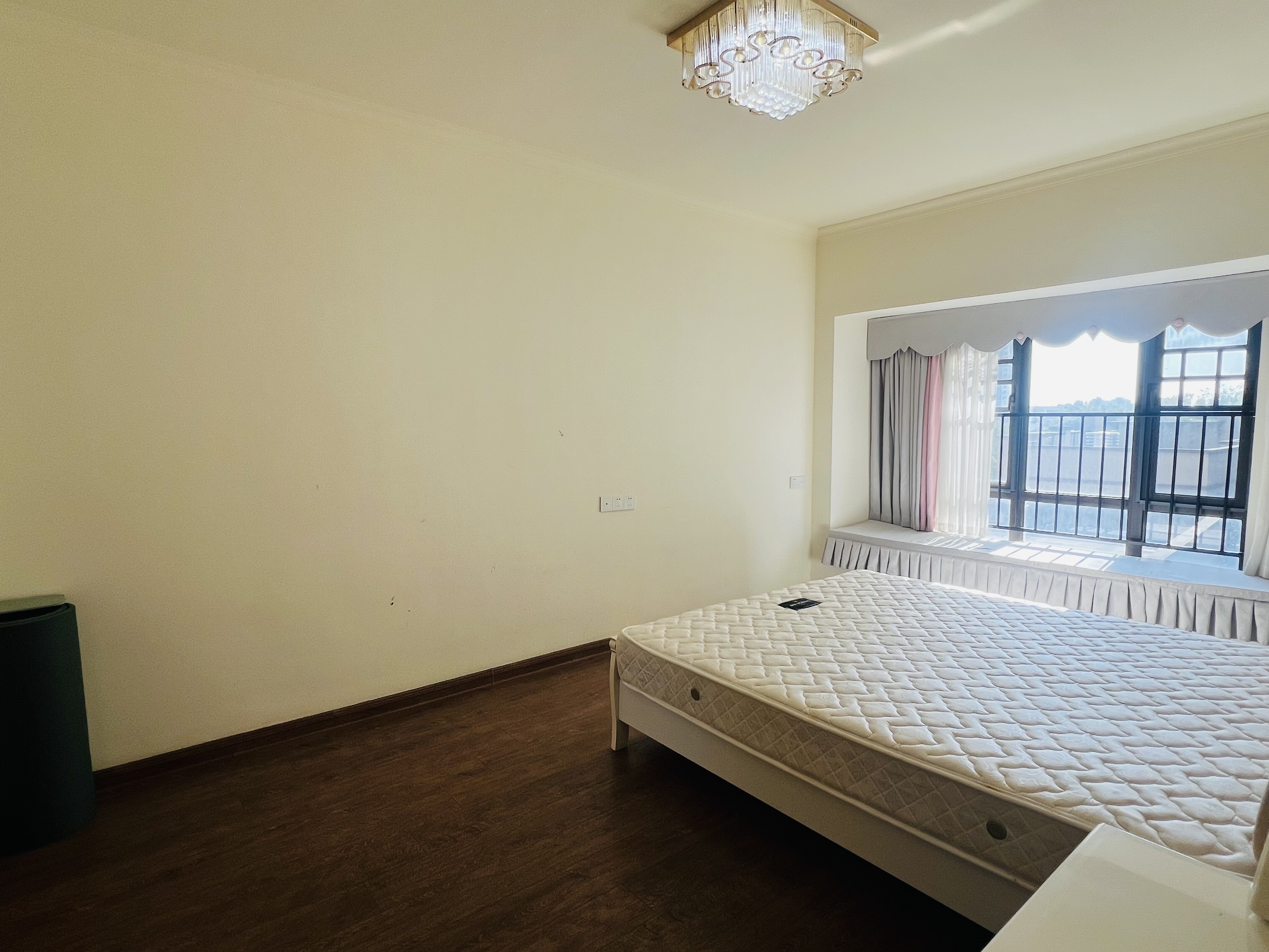 碧桂园 4室2厅2卫 2600.0元/月 碧桂园 4室2厅2卫 2600.0元/月室内图