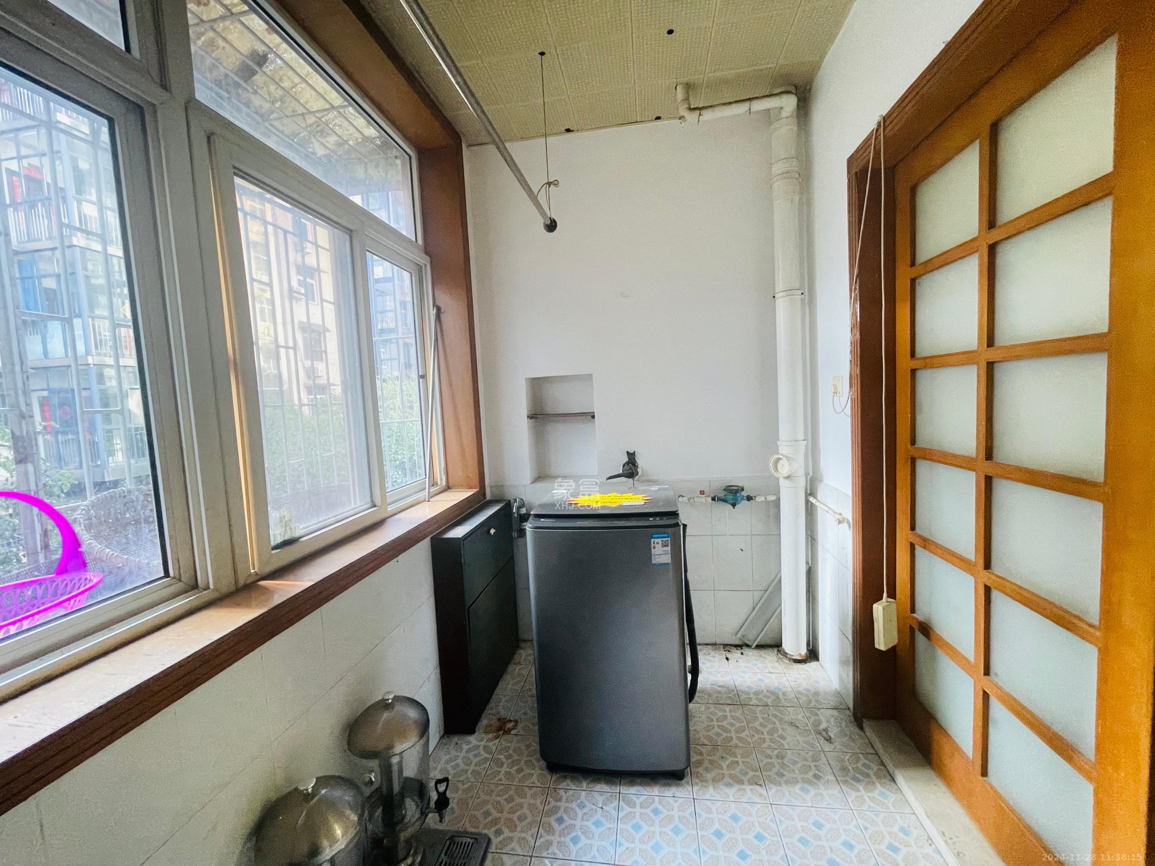 雨花亭街道办事处宿舍  3室2厅2卫    1800.0元/月 雨花亭街道办事处宿舍  3室2厅2卫    1800.0元/月室内图