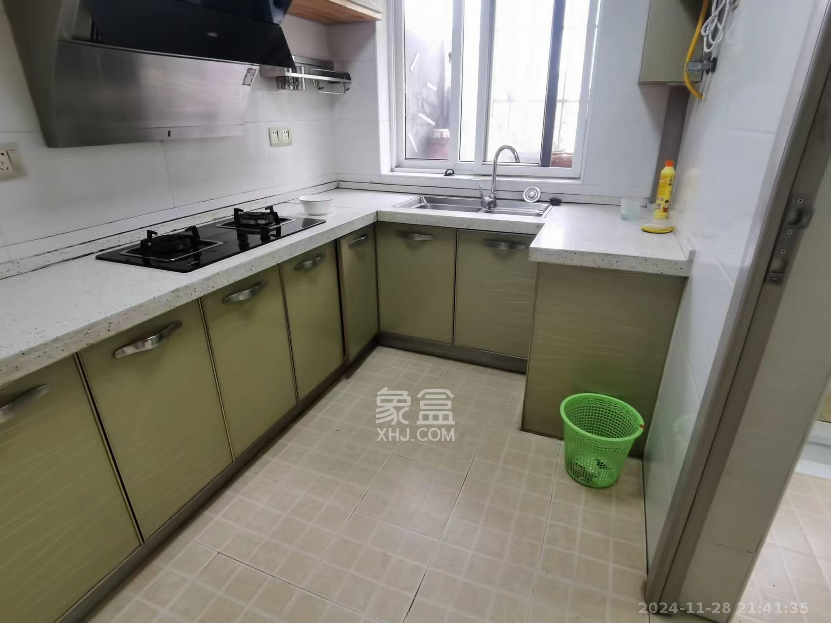 景湾小区(井湾小区) 3室2厅1卫 1800.0元/月 景湾小区(井湾小区) 3室2厅1卫 1800.0元/月室内图