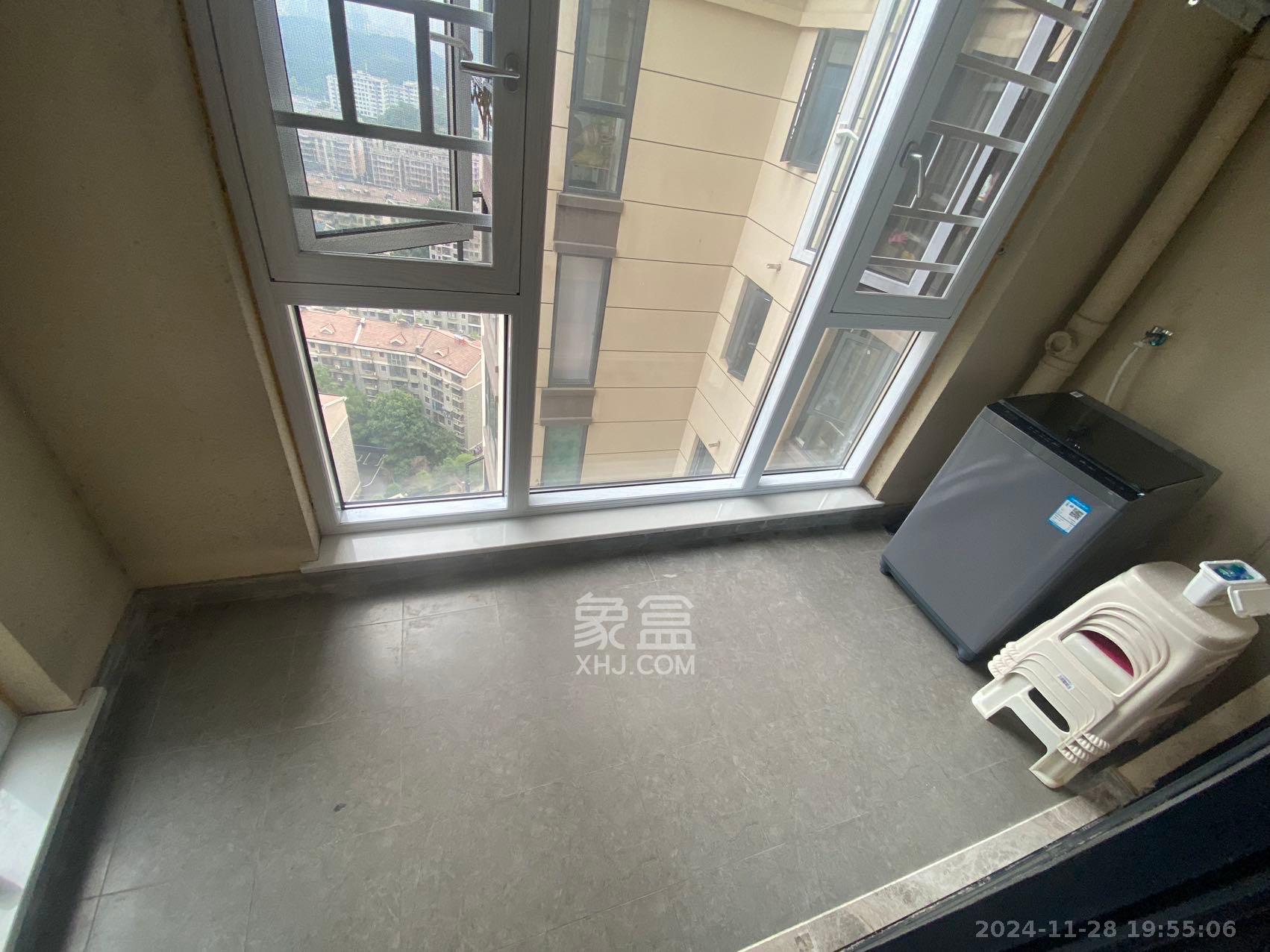 荣泰广场 3室2厅1卫 2600.0元/月 荣泰广场 3室2厅1卫 2600.0元/月室内图