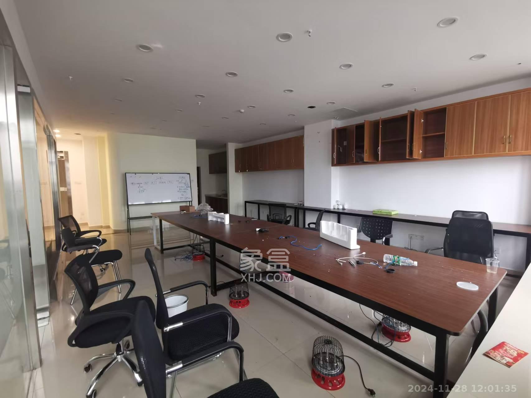 荣悦台 1室1厅1卫 4500.0元/月 荣悦台 1室1厅1卫 4500.0元/月室内图