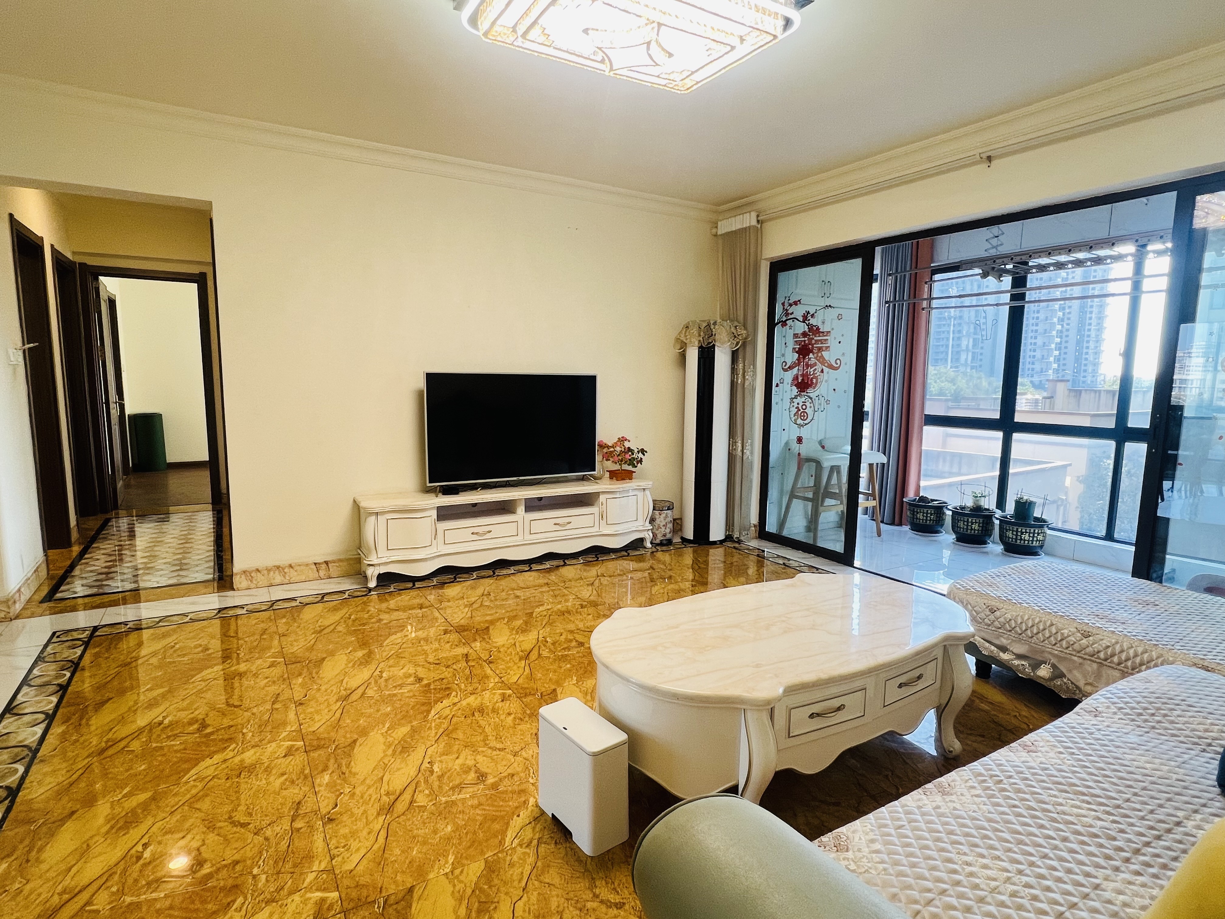 碧桂园 4室2厅2卫 2600.0元/月 碧桂园 4室2厅2卫 2600.0元/月室内图