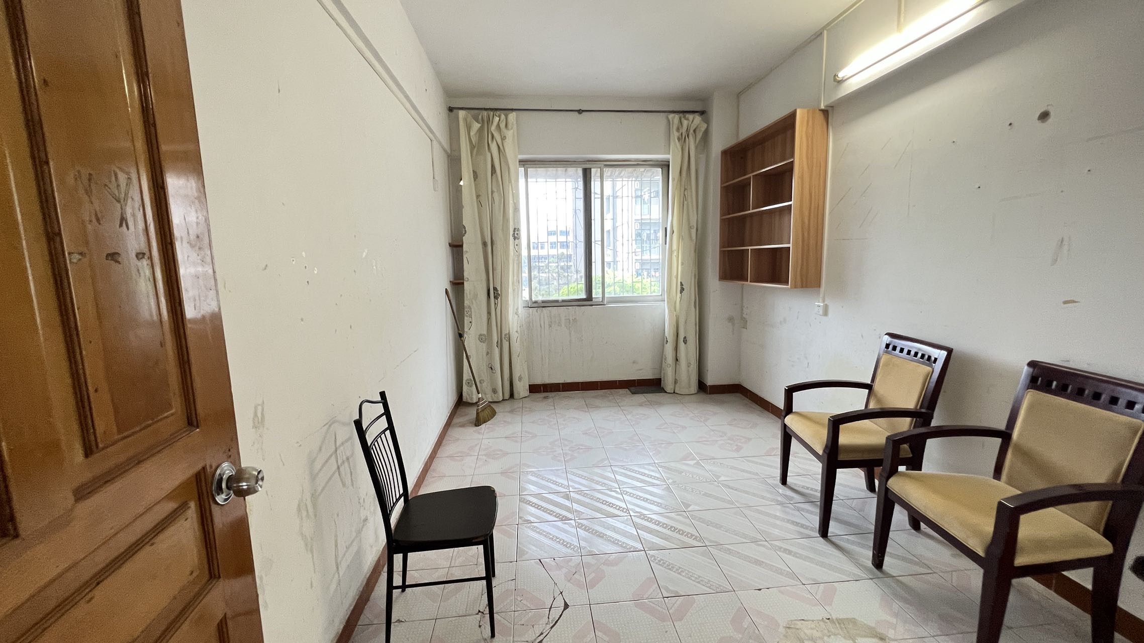 市人民医院宿舍  2室2厅1卫    81.0万 市人民医院宿舍  2室2厅1卫    81.0万客厅