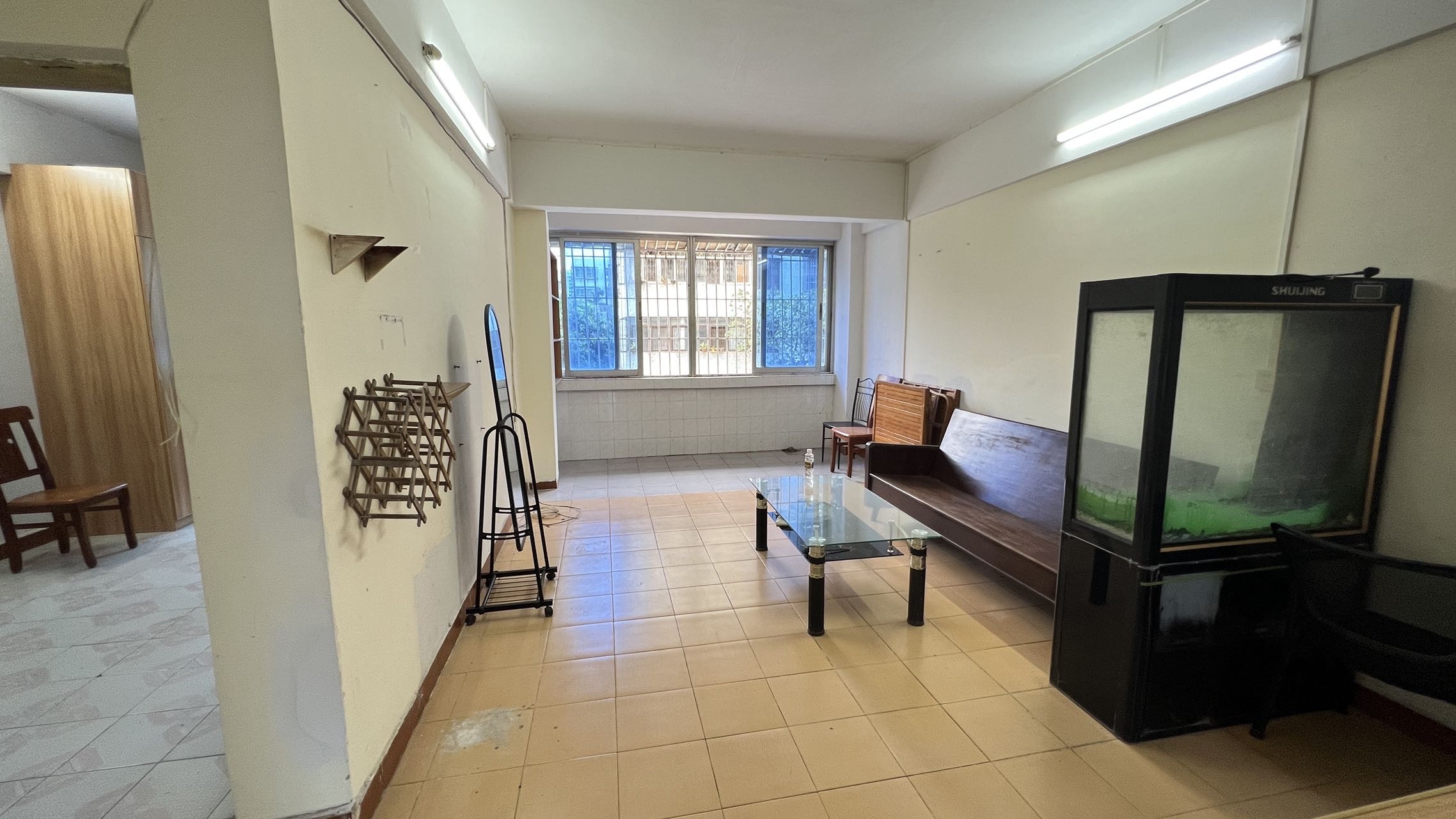 市人民医院宿舍  2室2厅1卫    81.0万 市人民医院宿舍  2室2厅1卫    81.0万客厅