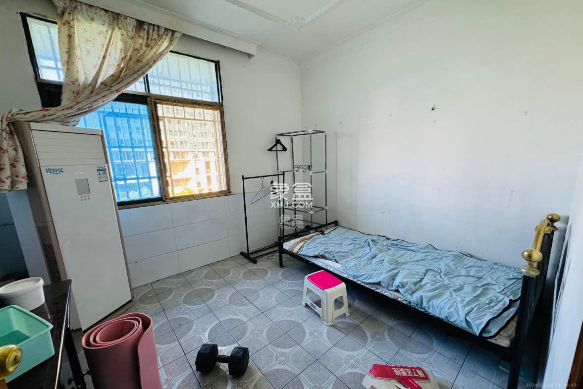 青山祠社区 1室0厅0卫 1250.0元/月 青山祠社区 1室0厅0卫 1250.0元/月室内图