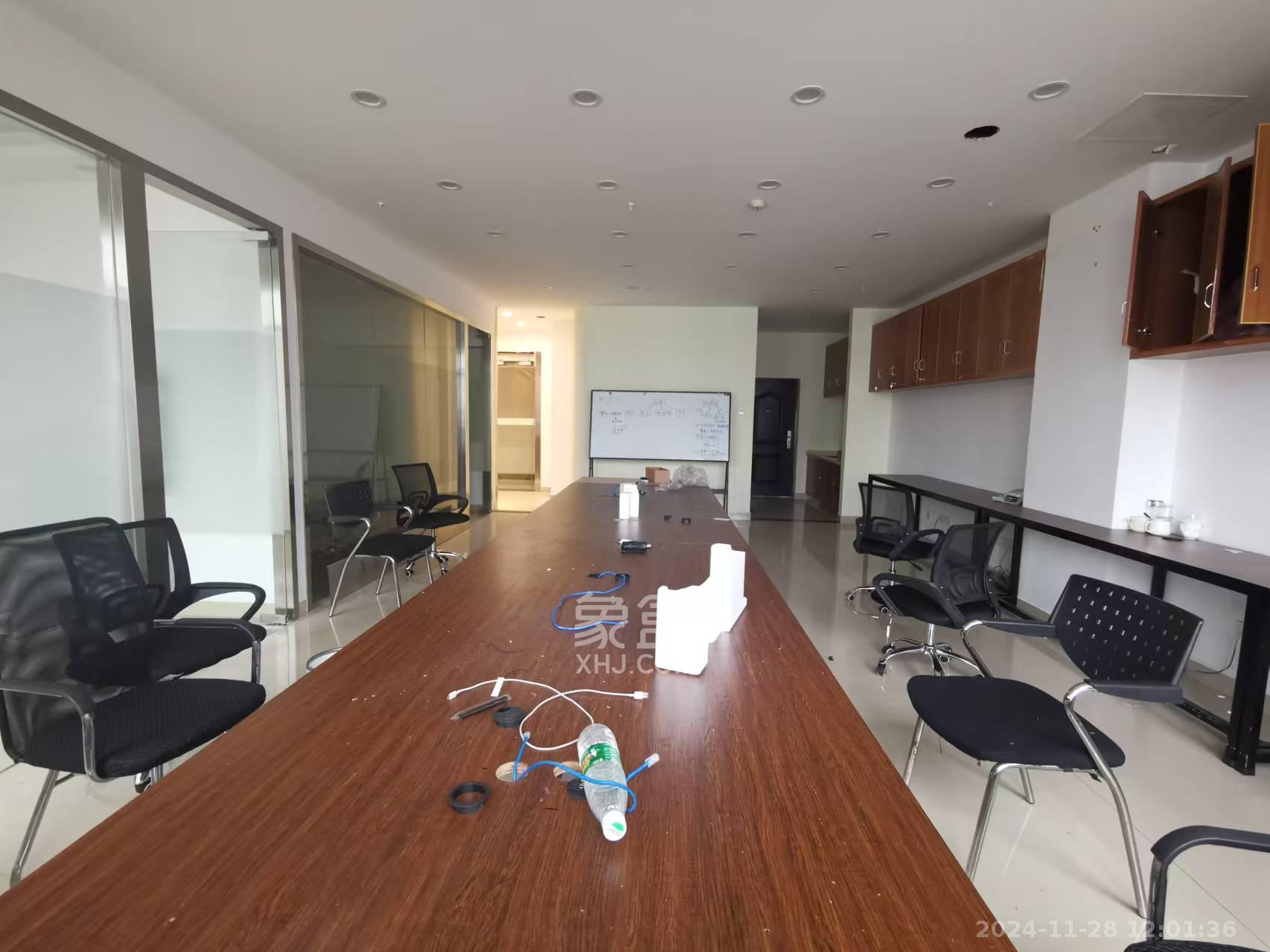 荣悦台 1室1厅1卫 4500.0元/月 荣悦台 1室1厅1卫 4500.0元/月室内图