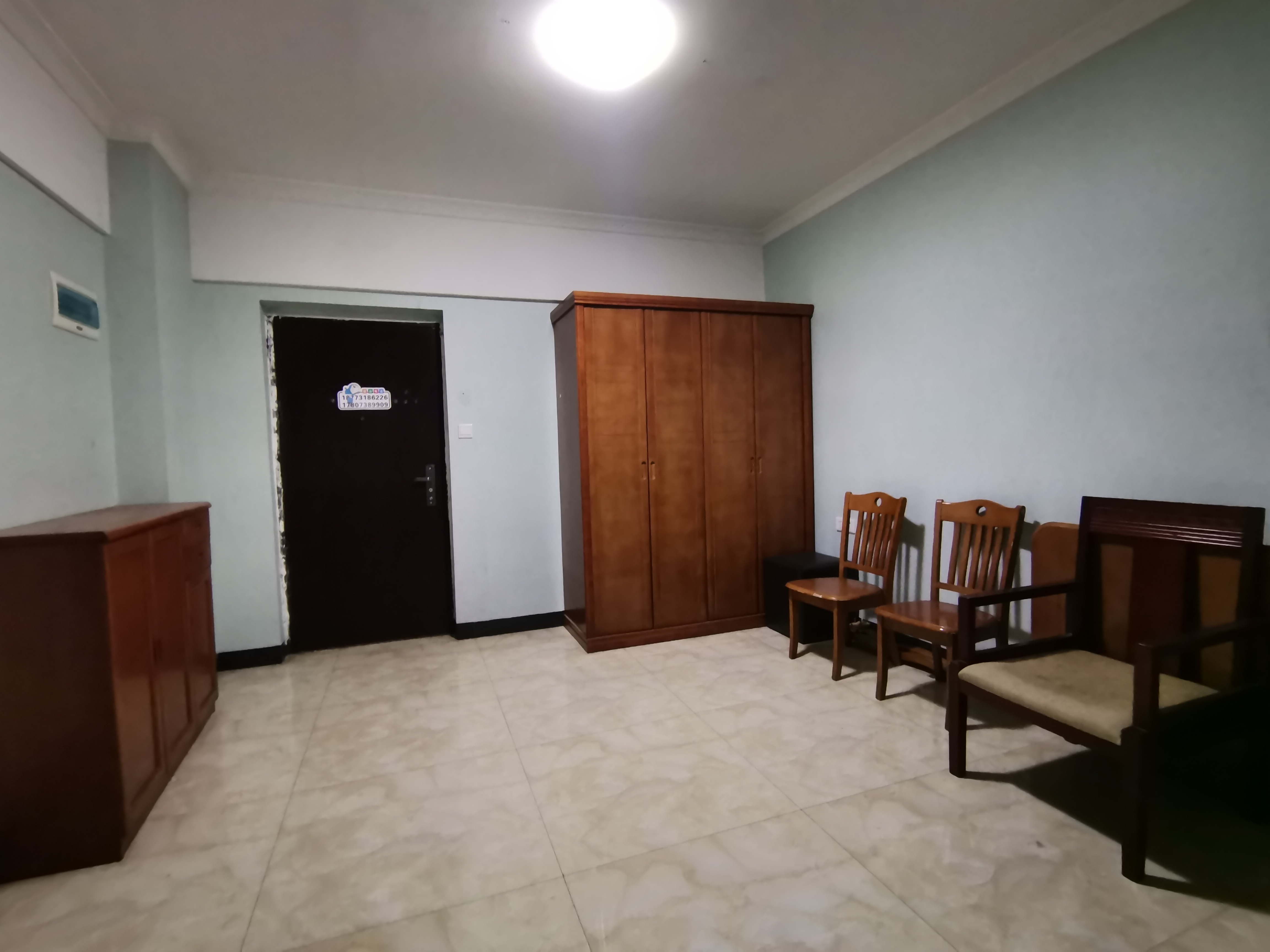 龙泰上品 1室1厅1卫 800.0元/月 龙泰上品 1室1厅1卫 800.0元/月室内图