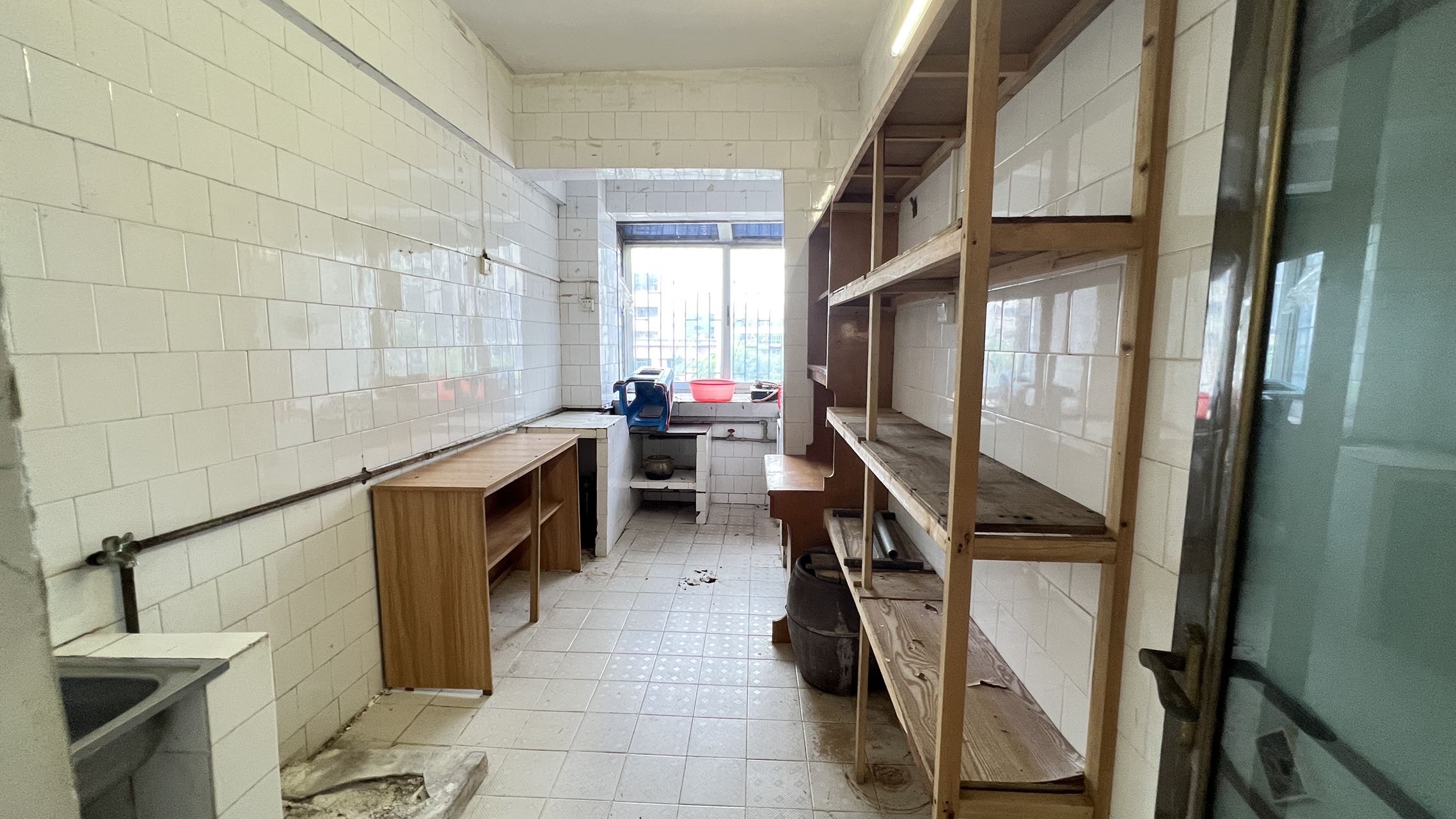 市人民医院宿舍  2室2厅1卫    81.0万 市人民医院宿舍  2室2厅1卫    81.0万客厅