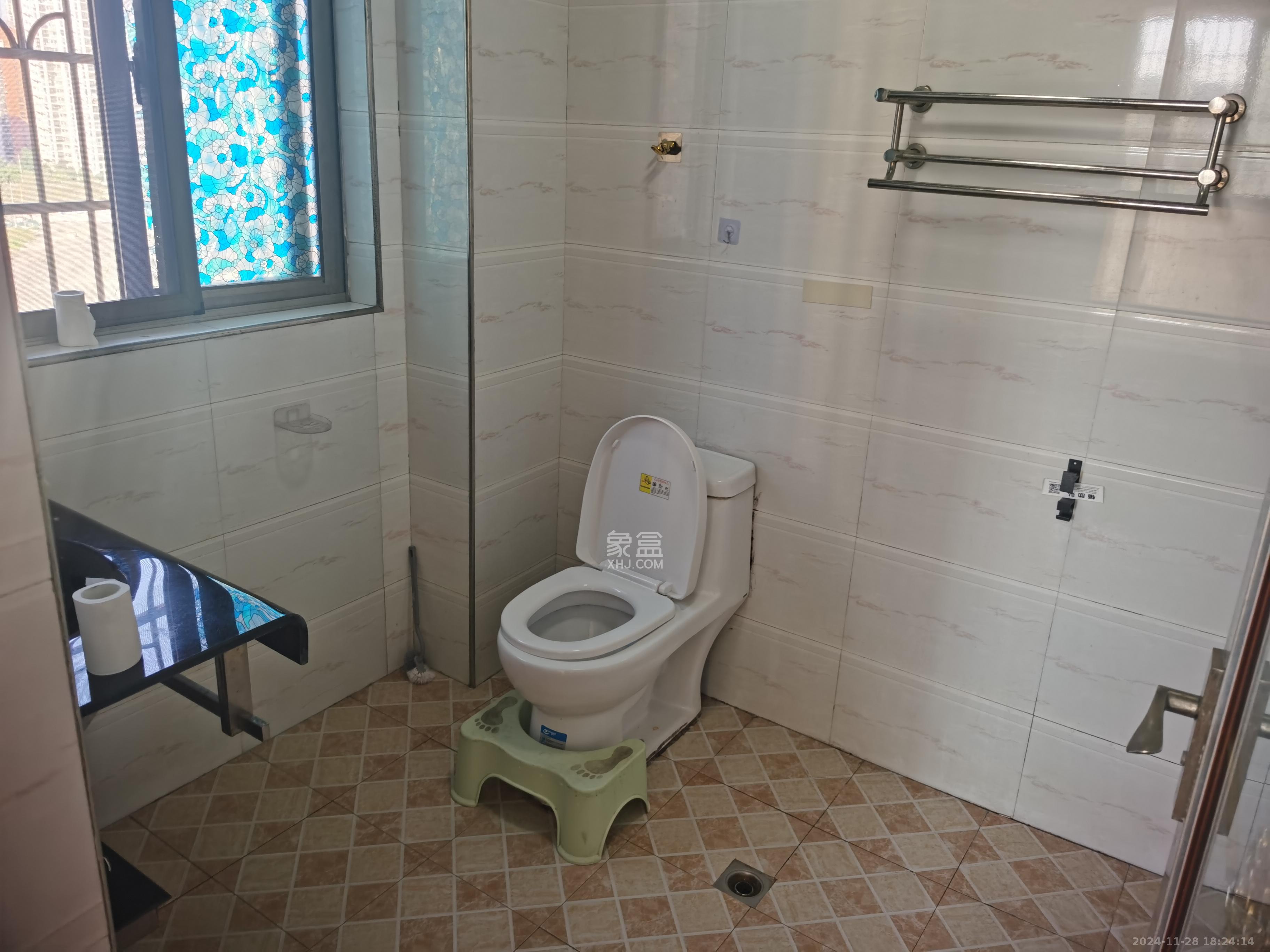 和太坪小区  1室0厅0卫    1800.0元/月室内图