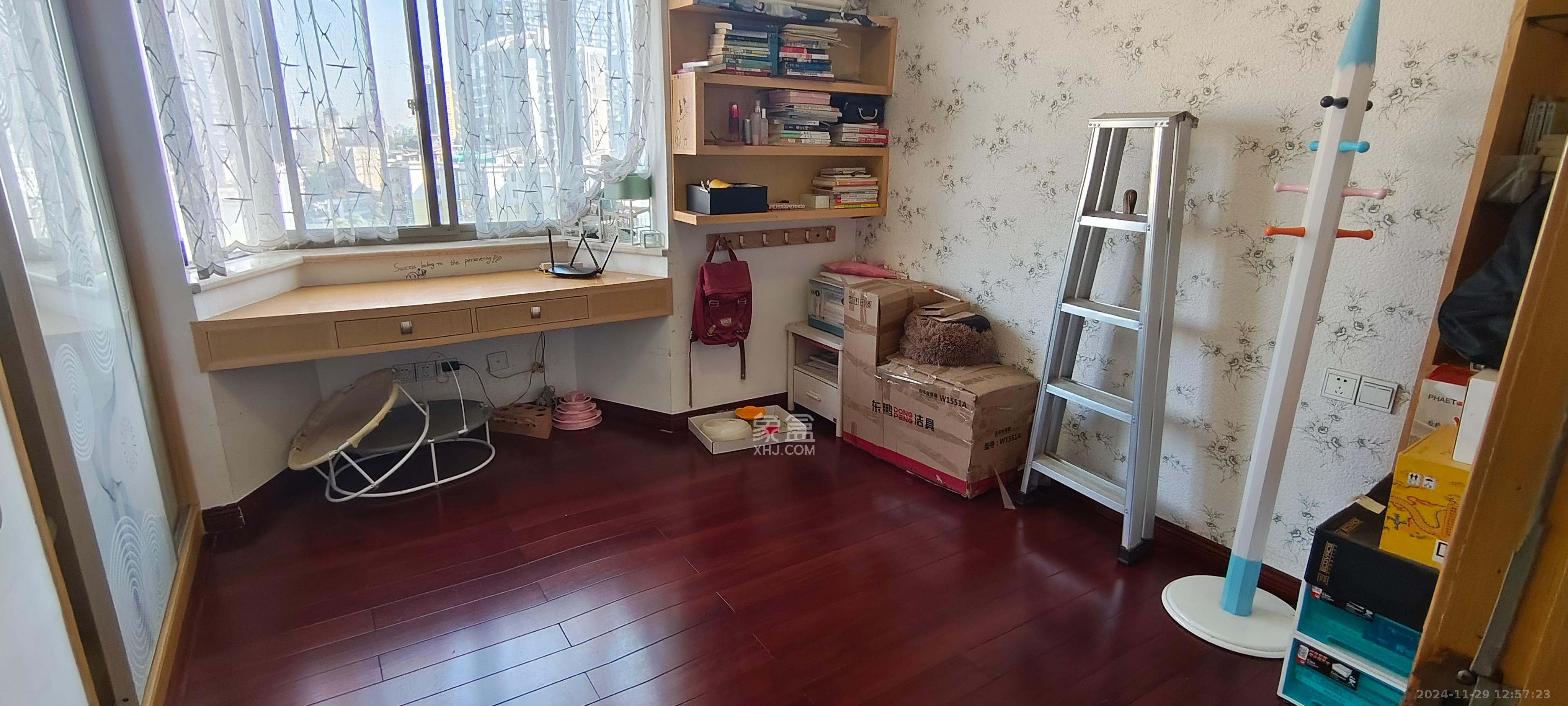 层上观邸 3室2厅1卫 2500.0元/月 层上观邸 3室2厅1卫 2500.0元/月室内图