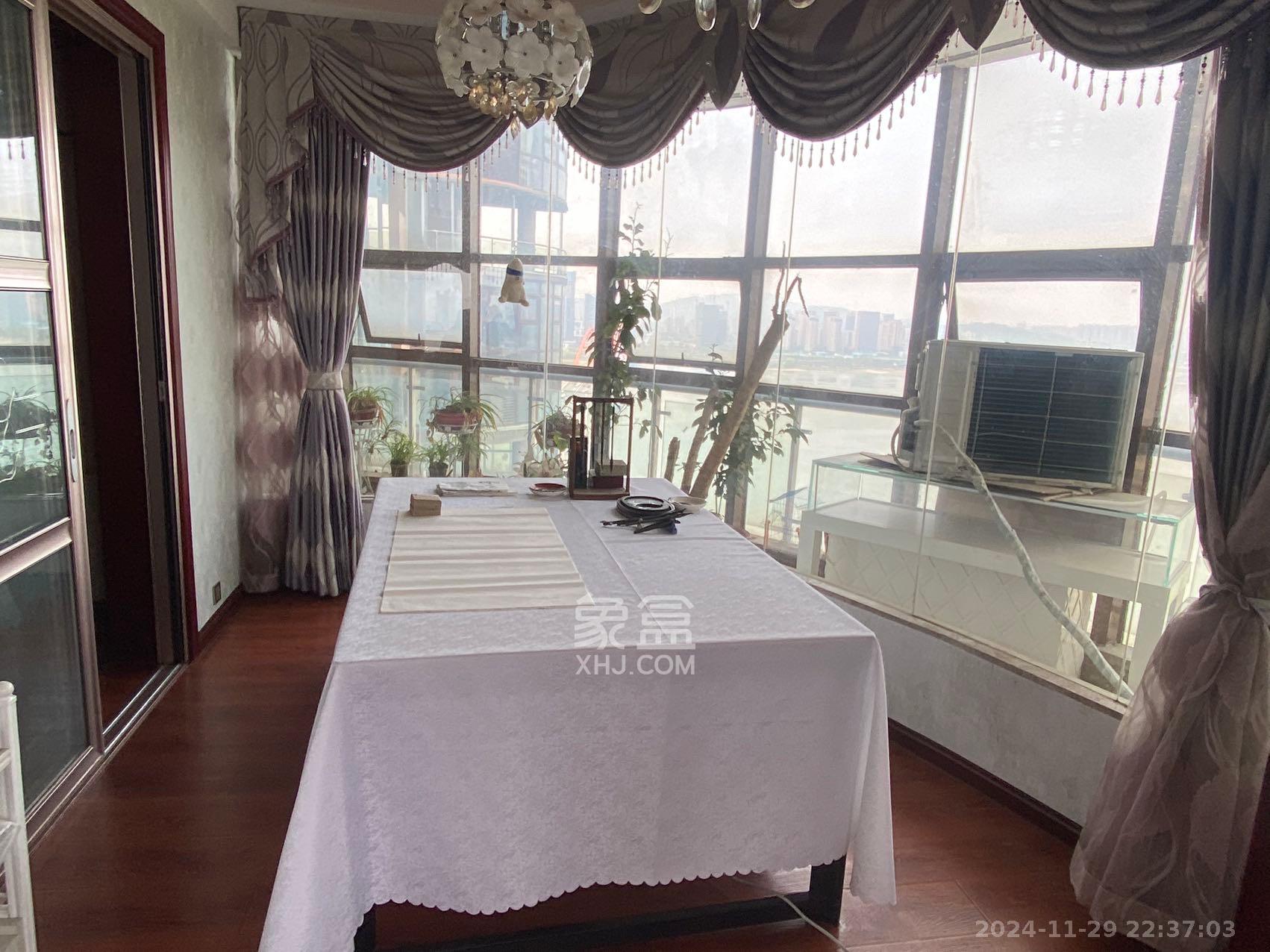 湘江世纪城富湾国际 5室2厅2卫 10000.0元/月 湘江世纪城富湾国际 5室2厅2卫 10000.0元/月室内图