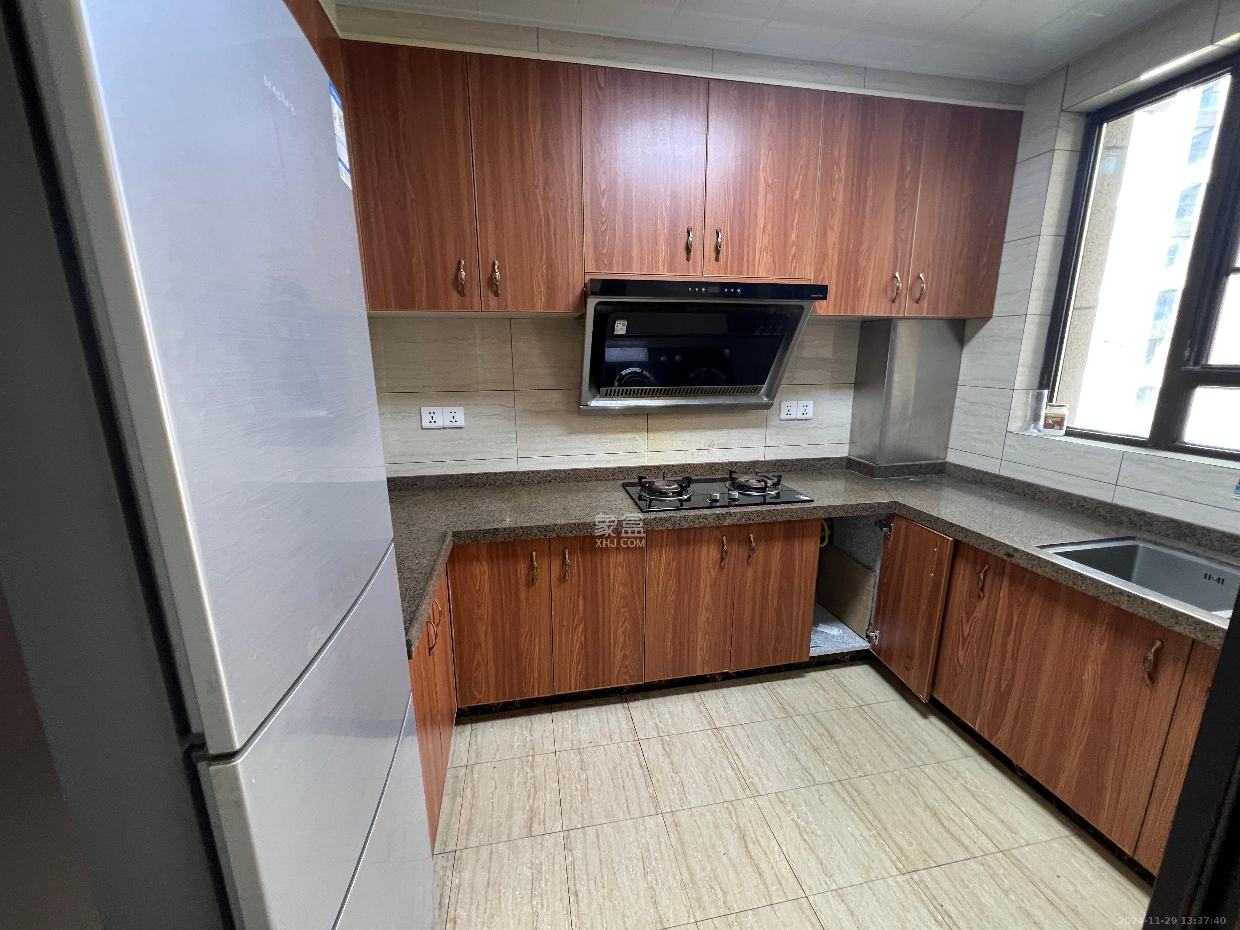 晟通牡丹舸  1室2厅2卫    5500.0元/月 晟通牡丹舸  1室2厅2卫    5500.0元/月室内图