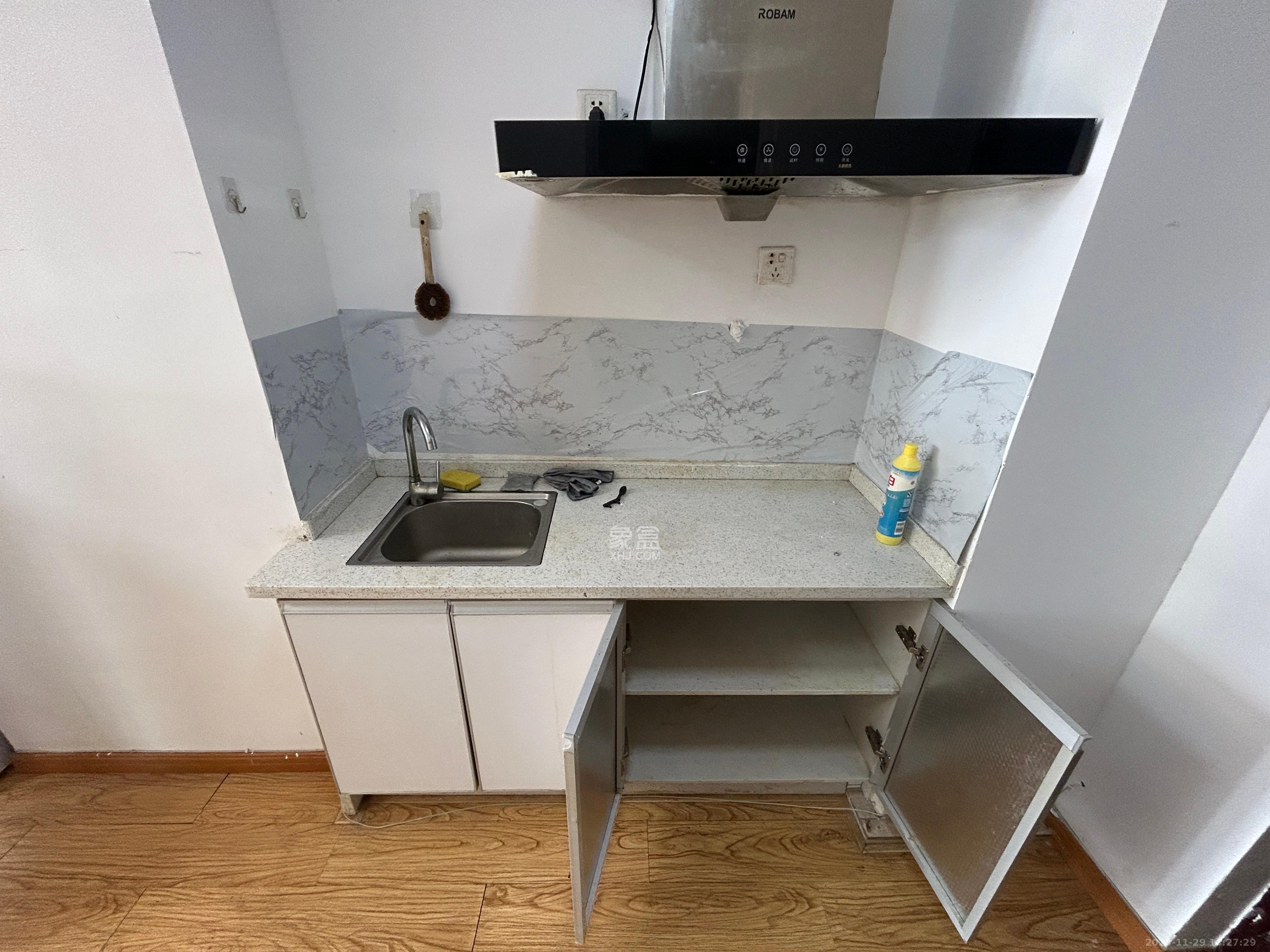 摩天一号 1室0厅0卫 2200.0元/月 摩天一号 1室0厅0卫 2200.0元/月室内图